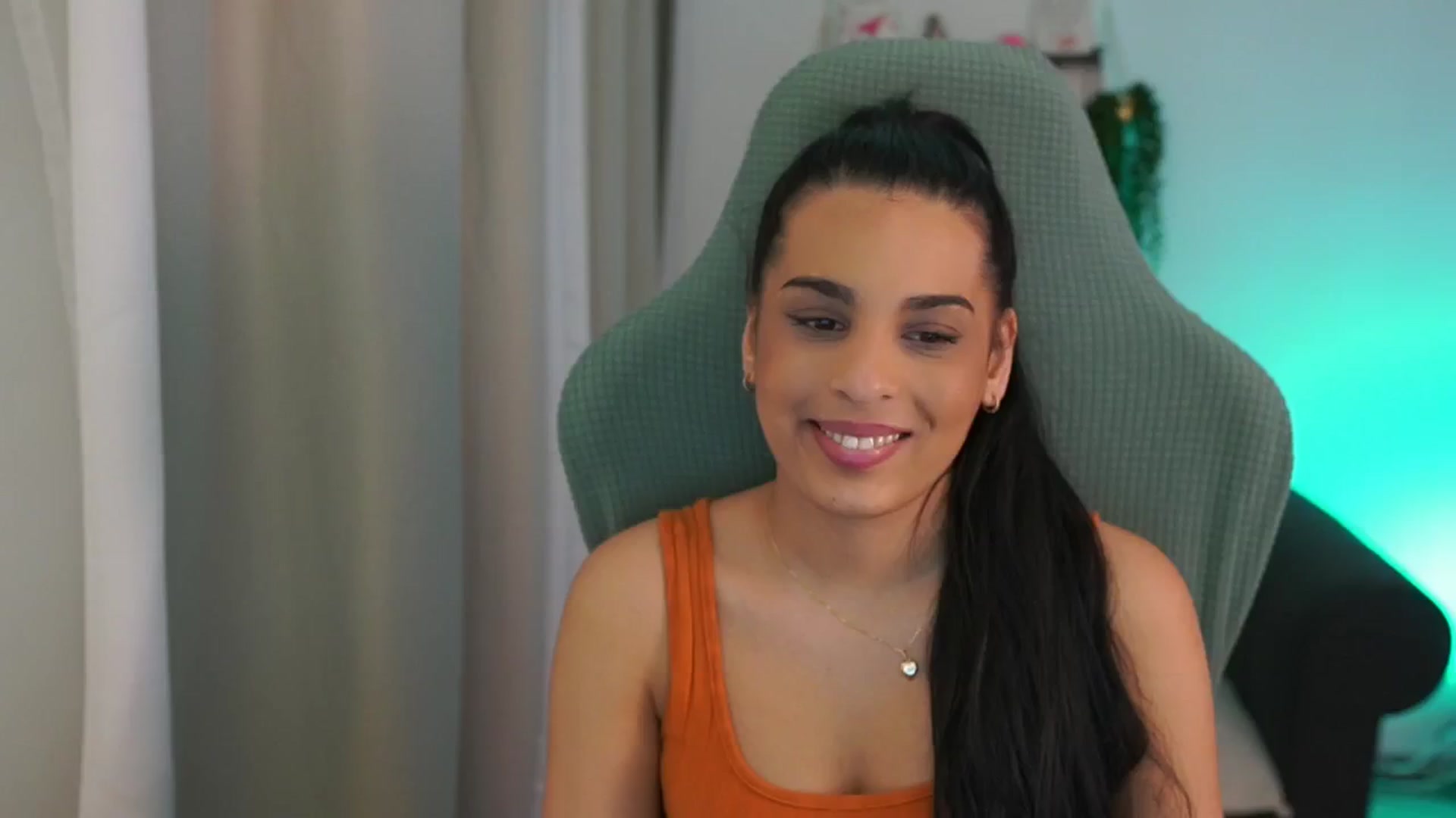 Gallery image thumbnail from Mila_denver's myfreecams stream on, 03/04/2025, 14:10 image 3 of 20