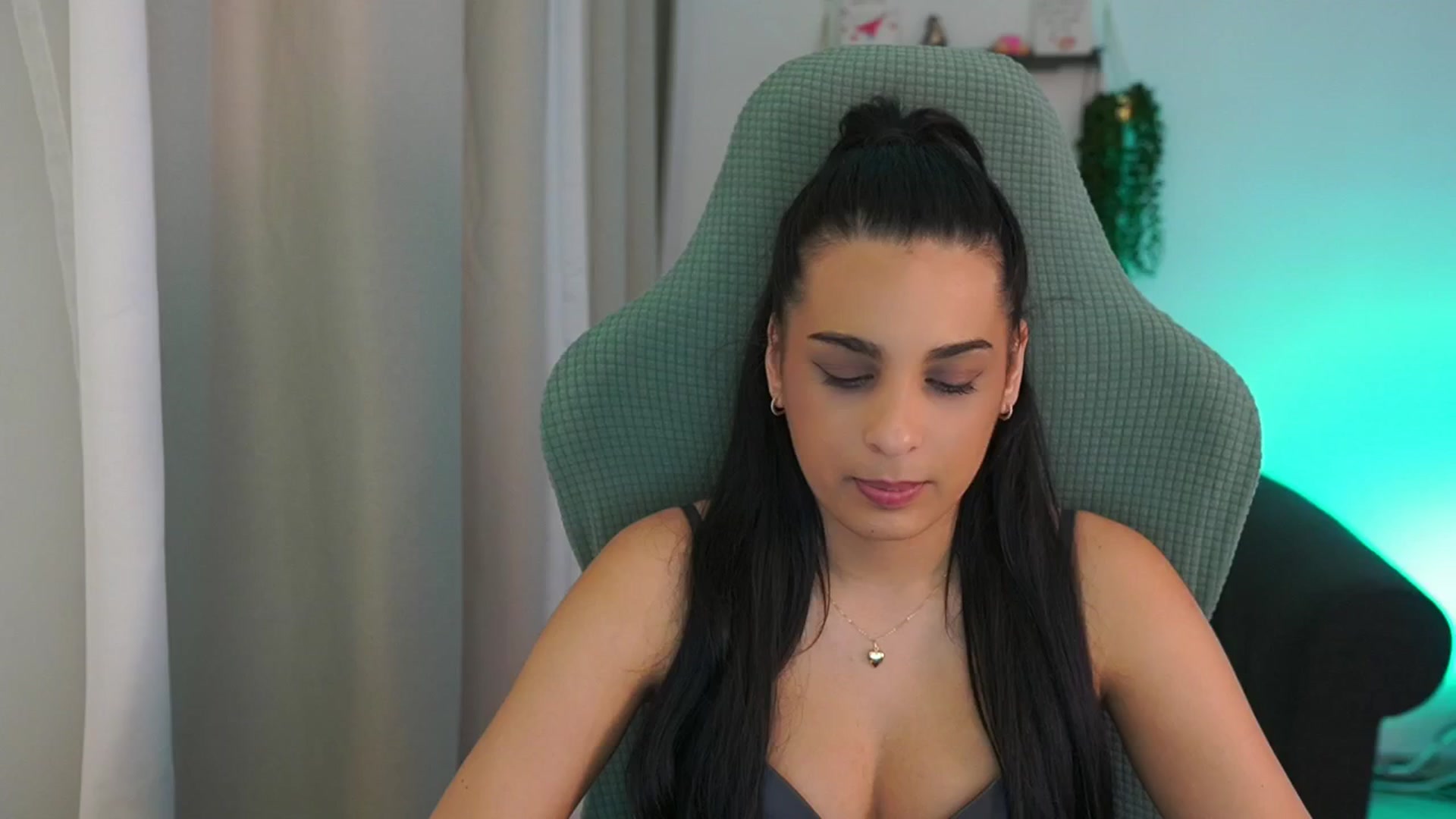 Gallery image thumbnail from Mila_denver's myfreecams stream on, 03/04/2025, 14:10 image 15 of 20