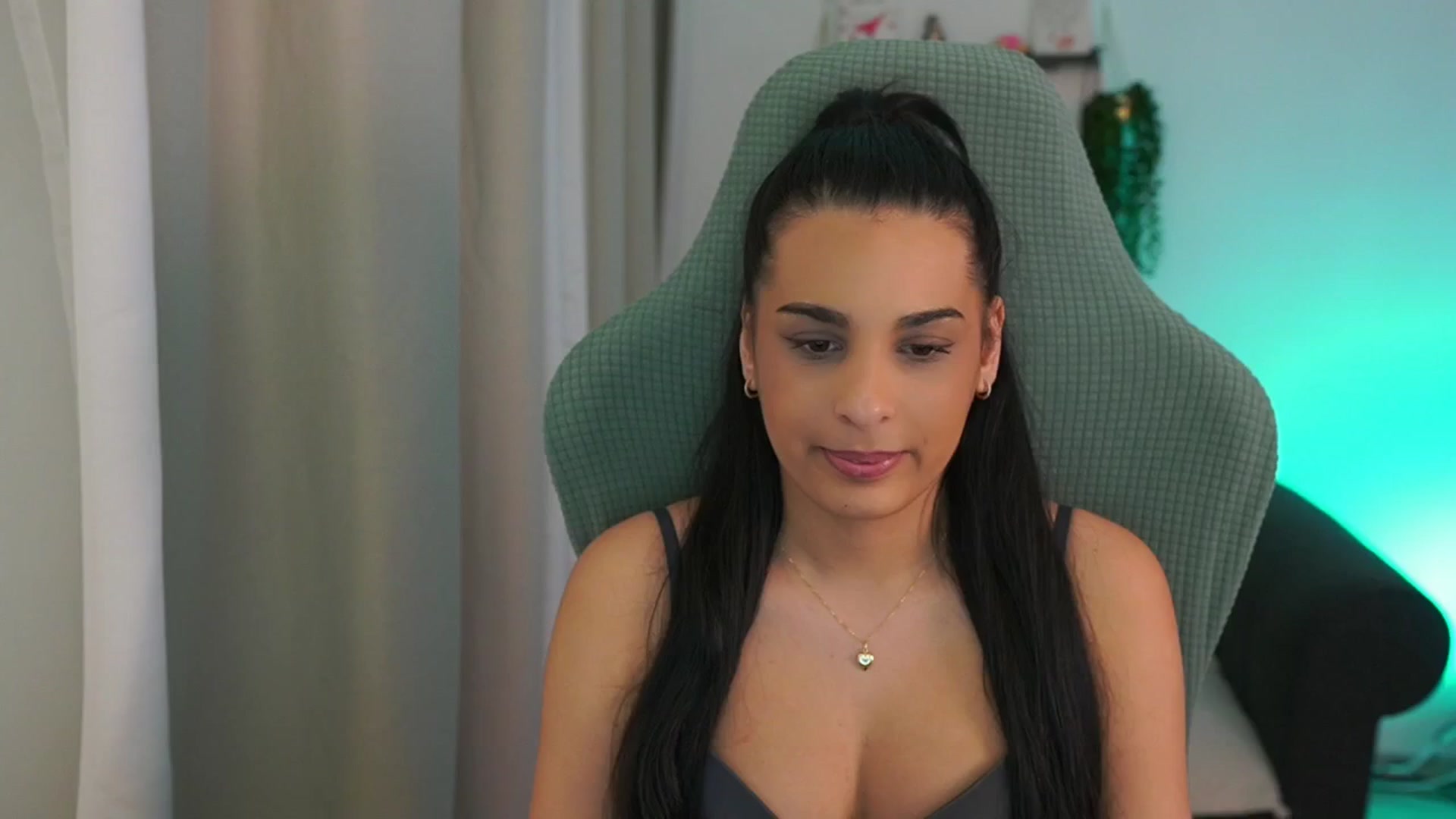 Gallery image thumbnail from Mila_denver's myfreecams stream on, 03/04/2025, 14:10 image 8 of 20