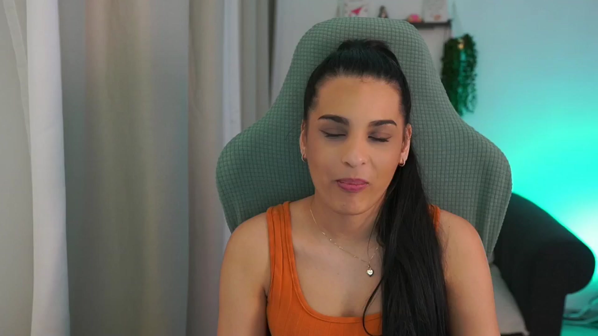 Gallery image thumbnail from Mila_denver's myfreecams stream on, 03/04/2025, 14:10 image 6 of 20