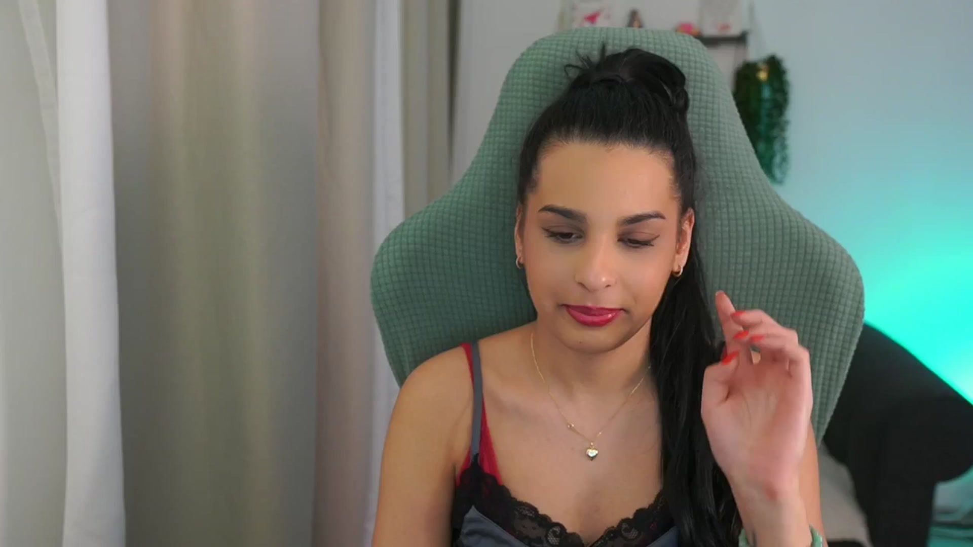 Gallery image thumbnail from Mila_denver's myfreecams stream on, 03/05/2025, 13:10 image 19 of 20