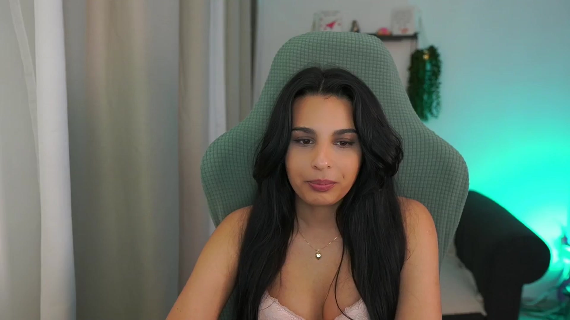 Gallery image thumbnail from Mila_denver's myfreecams stream on, 03/07/2025, 16:18 image 15 of 20