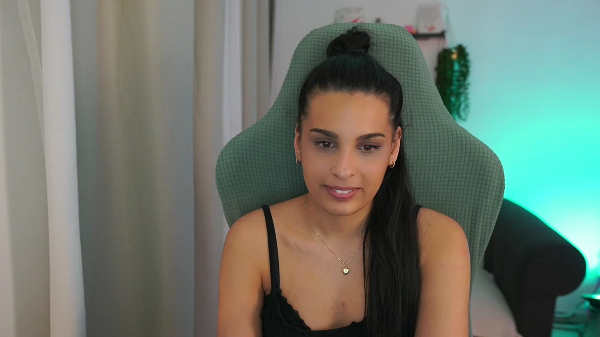 Gallery image thumbnail from Mila_denver's myfreecams stream on, 03/13/2025, 19:04 image 19 of 20