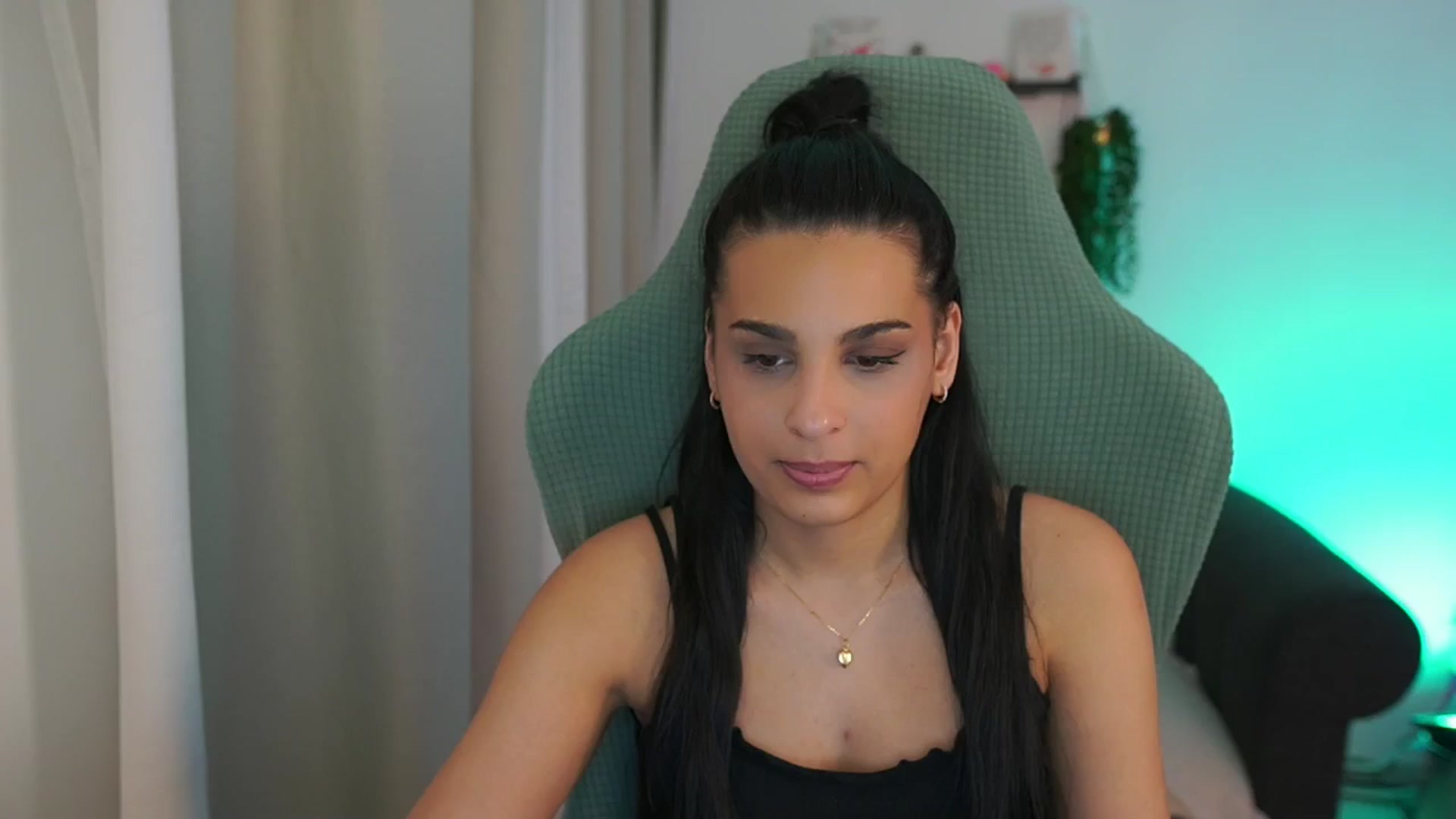 Gallery image thumbnail from Mila_denver's myfreecams stream on, 03/13/2025, 19:04 image 14 of 20