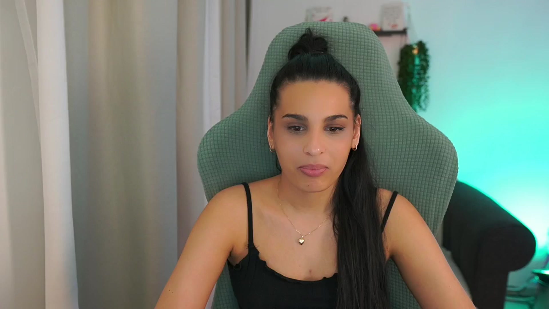 Gallery image thumbnail from Mila_denver's myfreecams stream on, 03/13/2025, 19:04 image 17 of 20