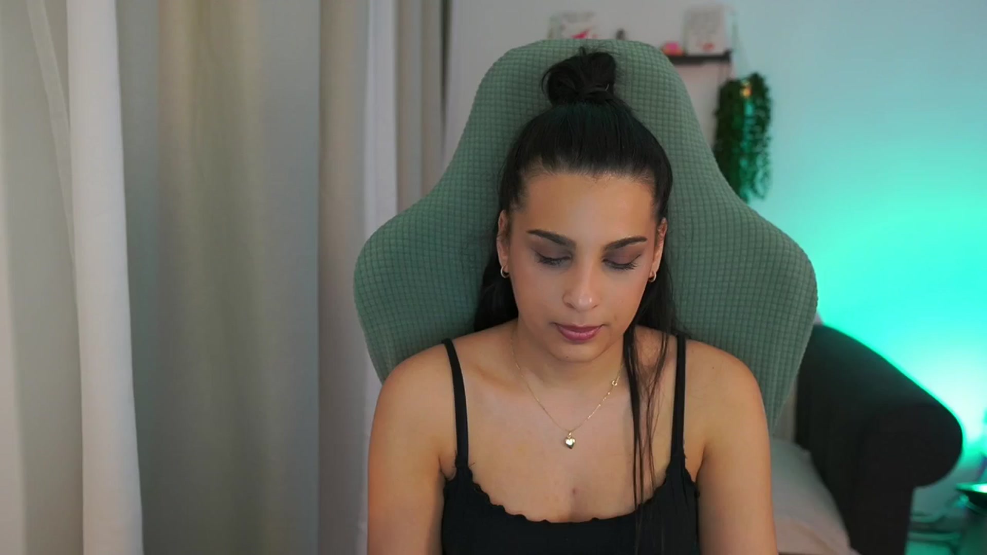 Gallery image thumbnail from Mila_denver's myfreecams stream on, 03/13/2025, 19:04 image 4 of 20