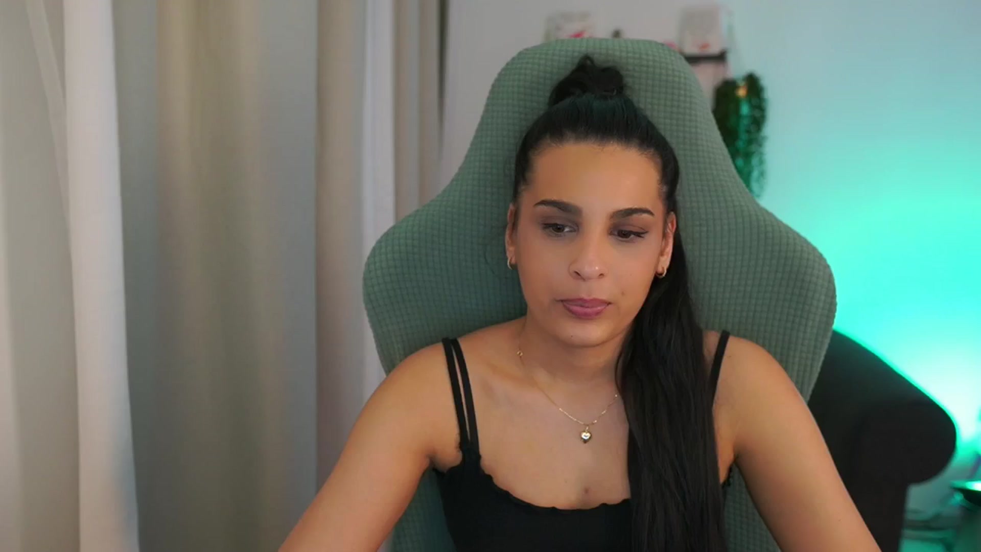 Gallery image thumbnail from Mila_denver's myfreecams stream on, 03/13/2025, 19:04 image 10 of 20