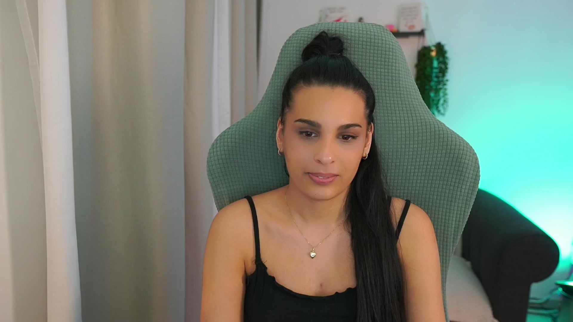 Gallery image thumbnail from Mila_denver's myfreecams stream on, 03/13/2025, 19:04 image 16 of 20