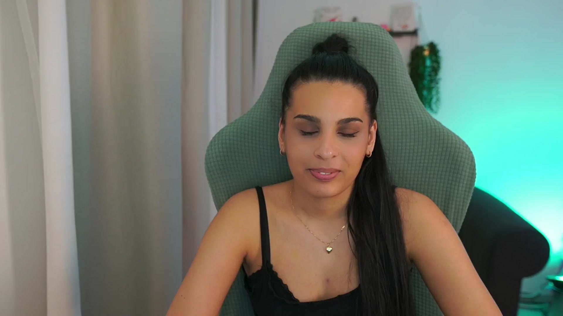 Gallery image thumbnail from Mila_denver's myfreecams stream on, 03/13/2025, 19:04 image 20 of 20