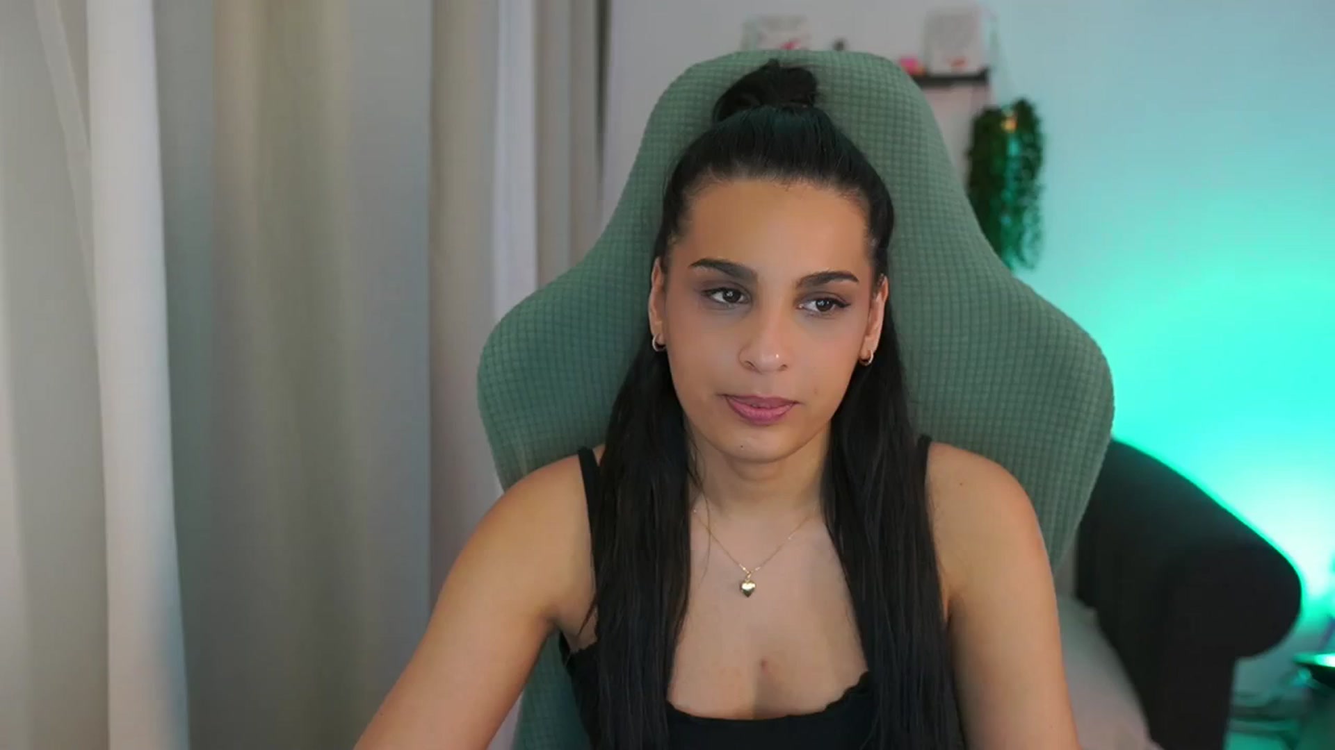 Gallery image thumbnail from Mila_denver's myfreecams stream on, 03/13/2025, 19:04 image 12 of 20
