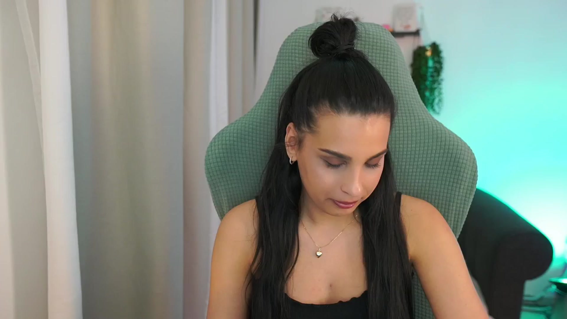 Gallery image thumbnail from Mila_denver's myfreecams stream on, 03/13/2025, 19:04 image 2 of 20