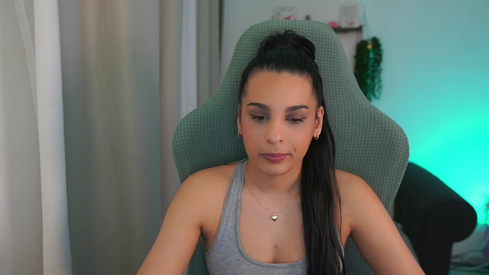 Gallery image thumbnail from Mila_denver's myfreecams stream on, 03/14/2025, 13:45 image 15 of 20