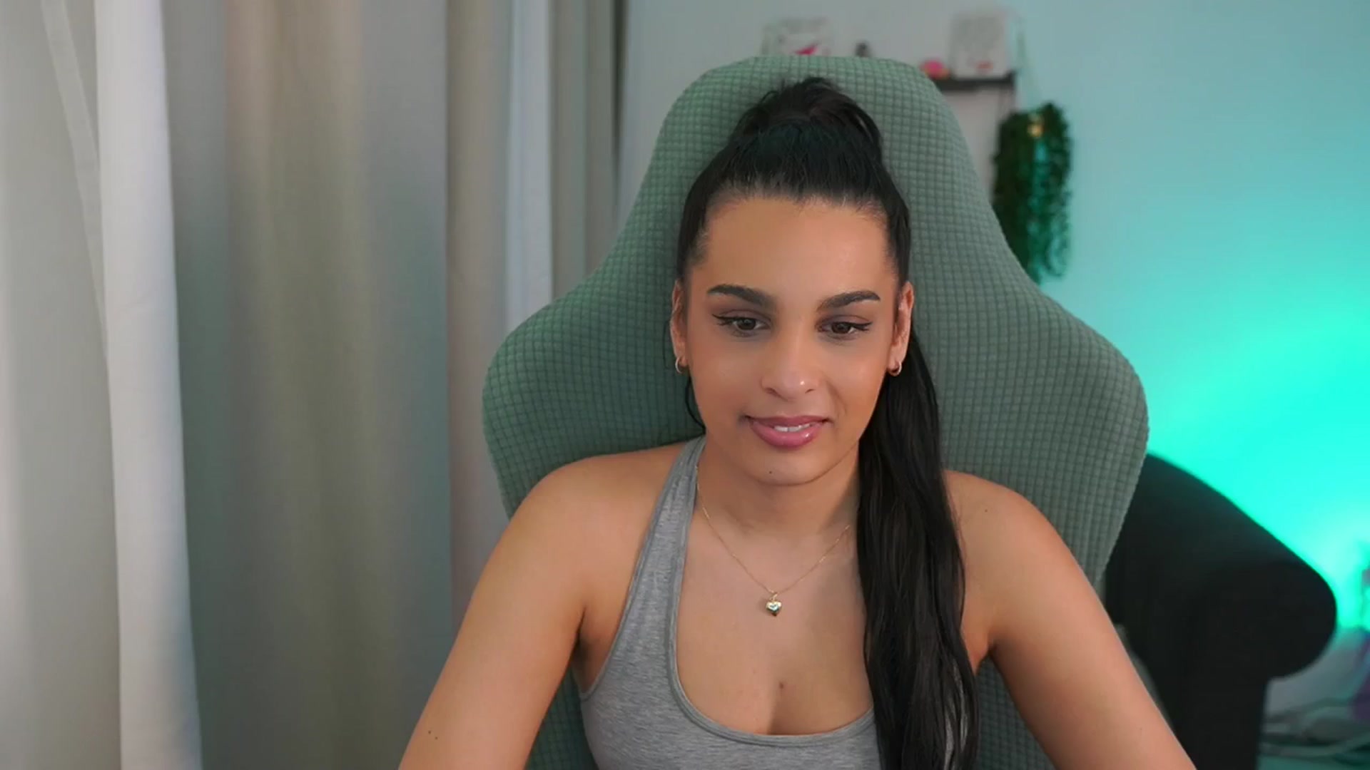 Gallery image thumbnail from Mila_denver's myfreecams stream on, 03/14/2025, 13:45 image 19 of 20