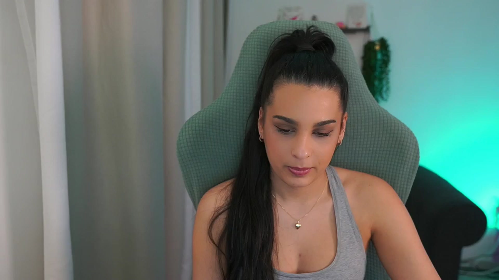 Gallery image thumbnail from Mila_denver's myfreecams stream on, 03/14/2025, 13:45 image 13 of 20