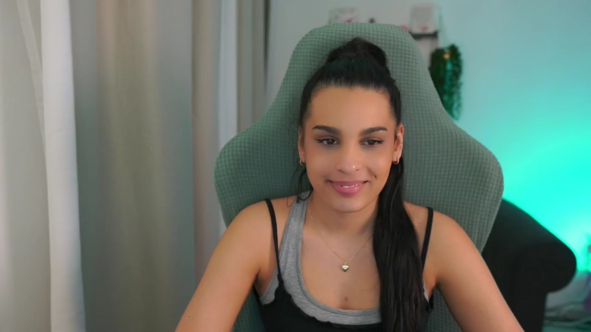 Gallery image thumbnail from Mila_denver's myfreecams stream on, 03/14/2025, 16:27 image 17 of 20