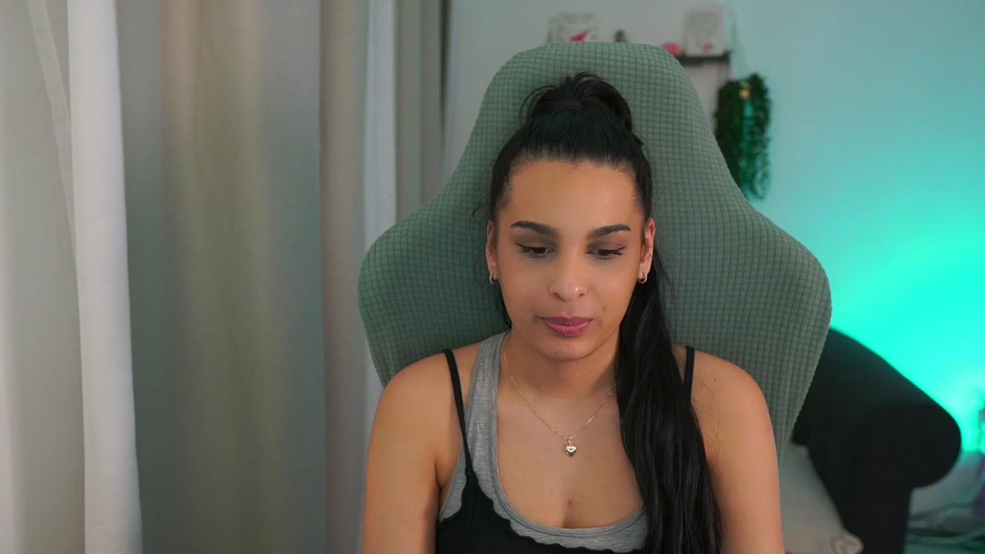 Gallery image thumbnail from Mila_denver's myfreecams stream on, 03/14/2025, 16:27 image 12 of 20