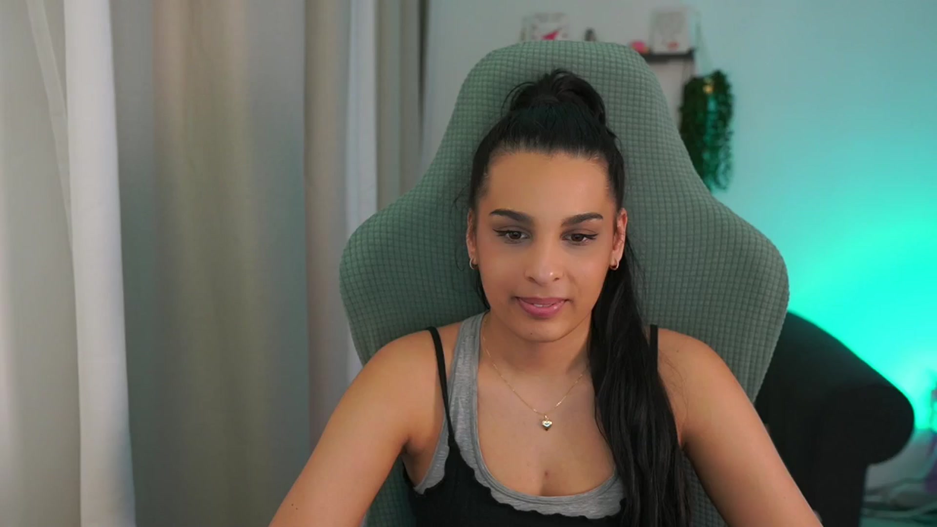 Gallery image thumbnail from Mila_denver's myfreecams stream on, 03/14/2025, 16:27 image 9 of 20