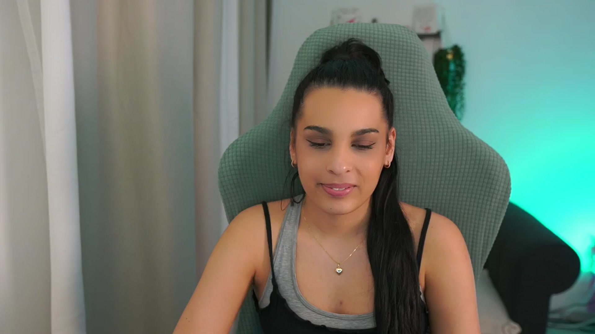 Gallery image thumbnail from Mila_denver's myfreecams stream on, 03/14/2025, 16:27 image 19 of 20
