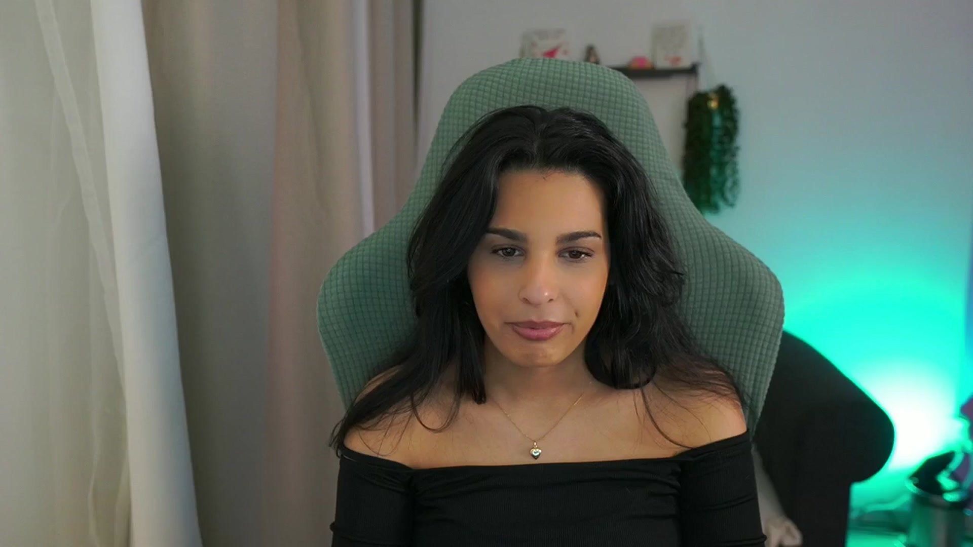 Gallery image thumbnail from Mila_denver's myfreecams stream on, 03/18/2025, 10:19 image 16 of 20