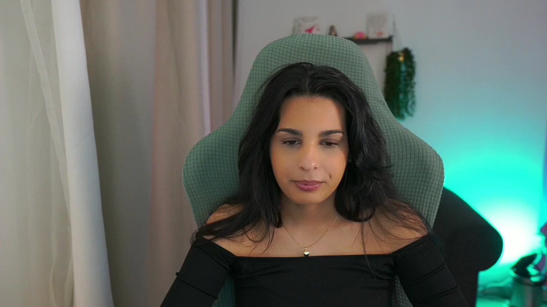 Gallery image thumbnail from Mila_denver's myfreecams stream on, 03/18/2025, 10:19 image 18 of 20