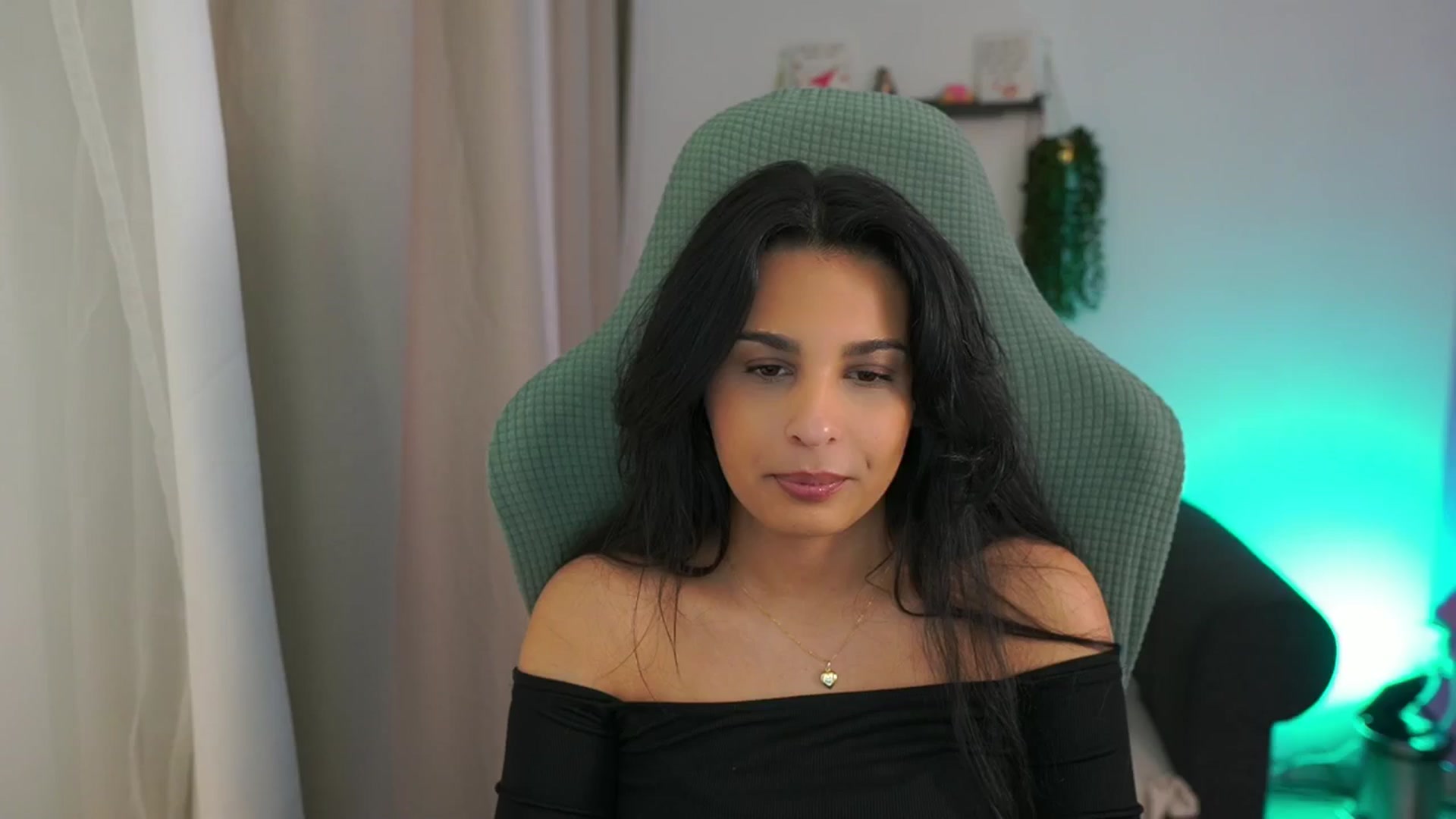 Gallery image thumbnail from Mila_denver's myfreecams stream on, 03/18/2025, 10:19 image 11 of 20