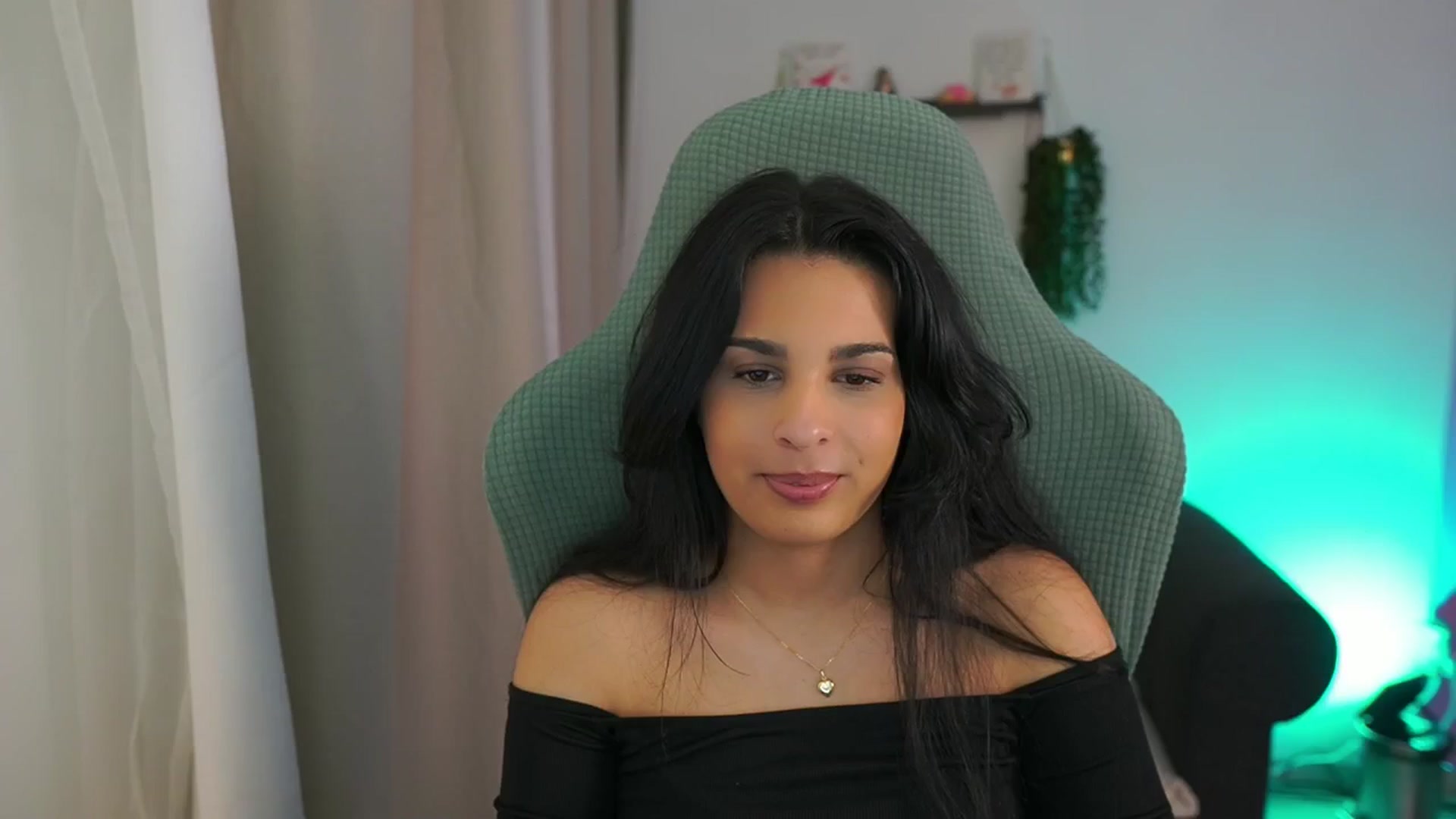 Gallery image thumbnail from Mila_denver's myfreecams stream on, 03/18/2025, 10:19 image 13 of 20