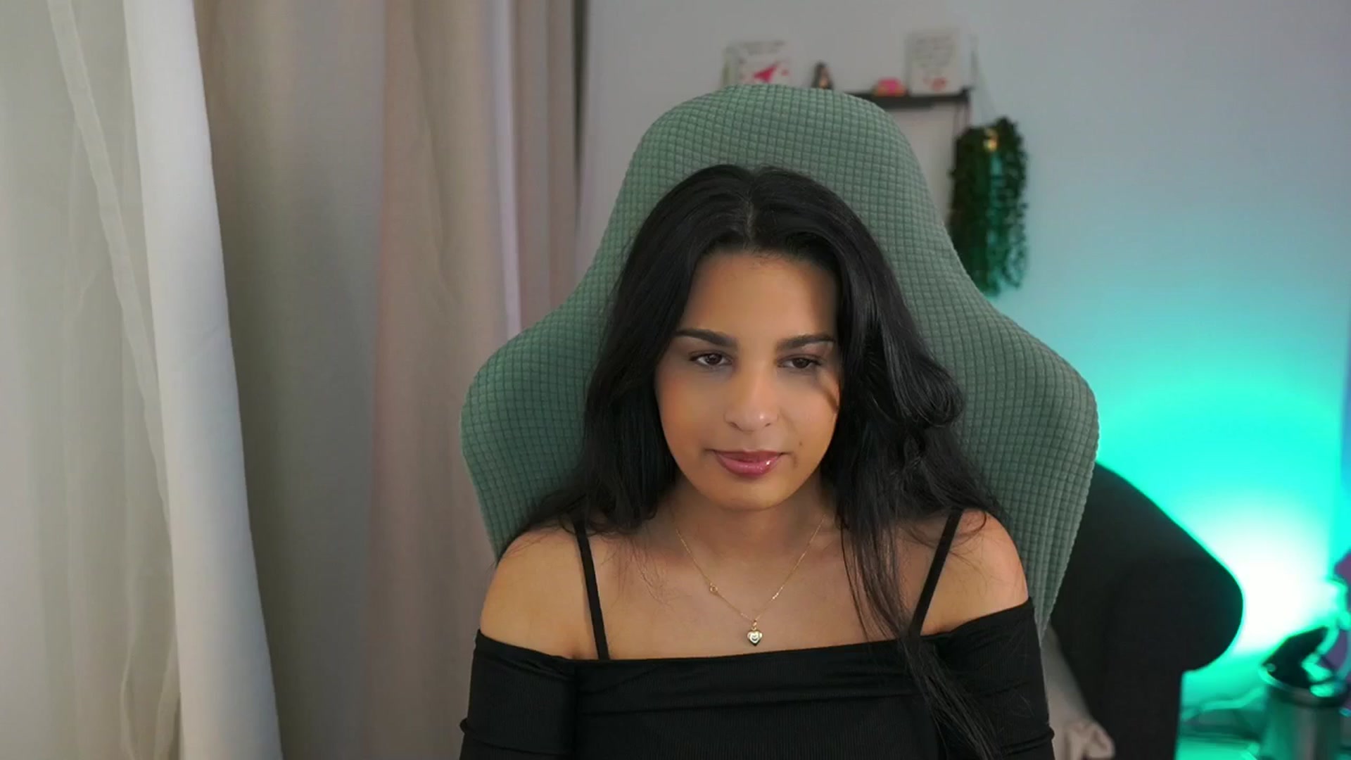 Gallery image thumbnail from Mila_denver's myfreecams stream on, 03/18/2025, 10:19 image 2 of 20