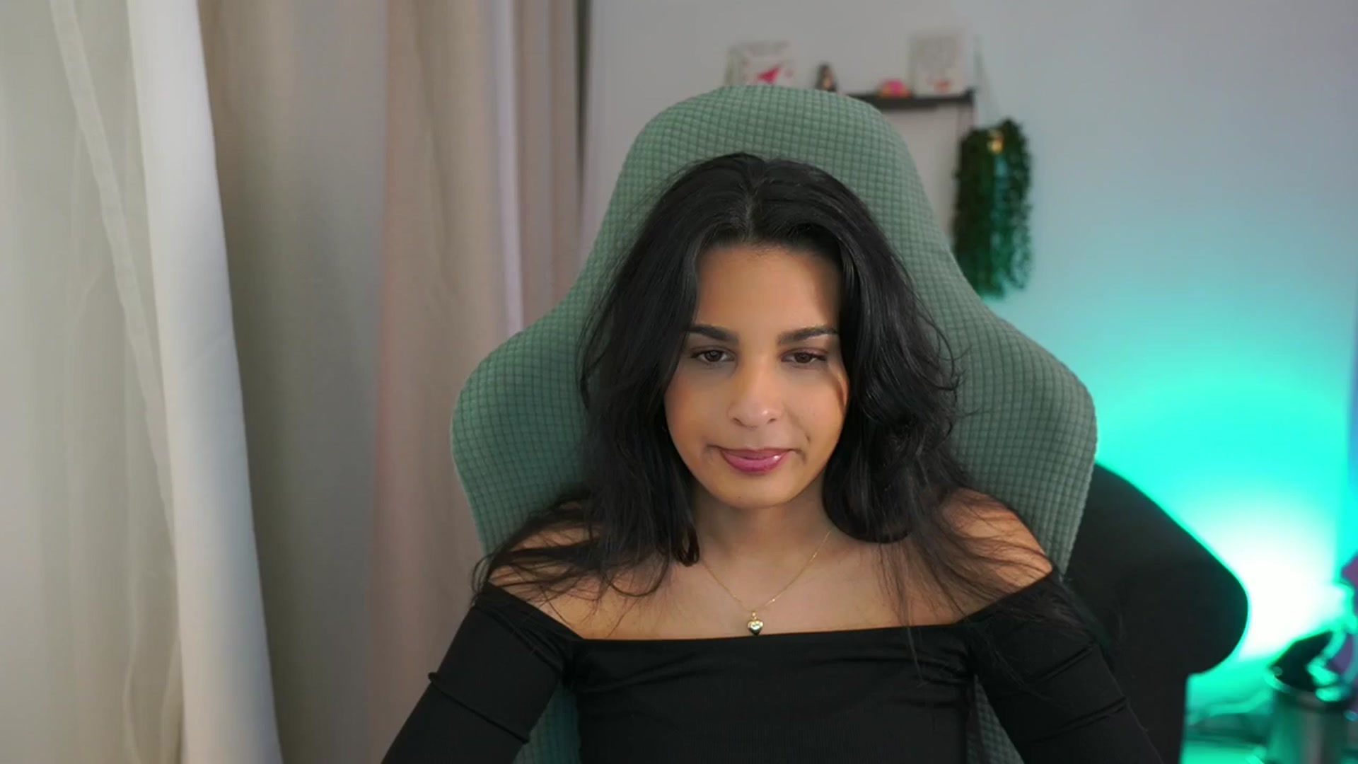 Gallery image thumbnail from Mila_denver's myfreecams stream on, 03/18/2025, 10:19 image 19 of 20