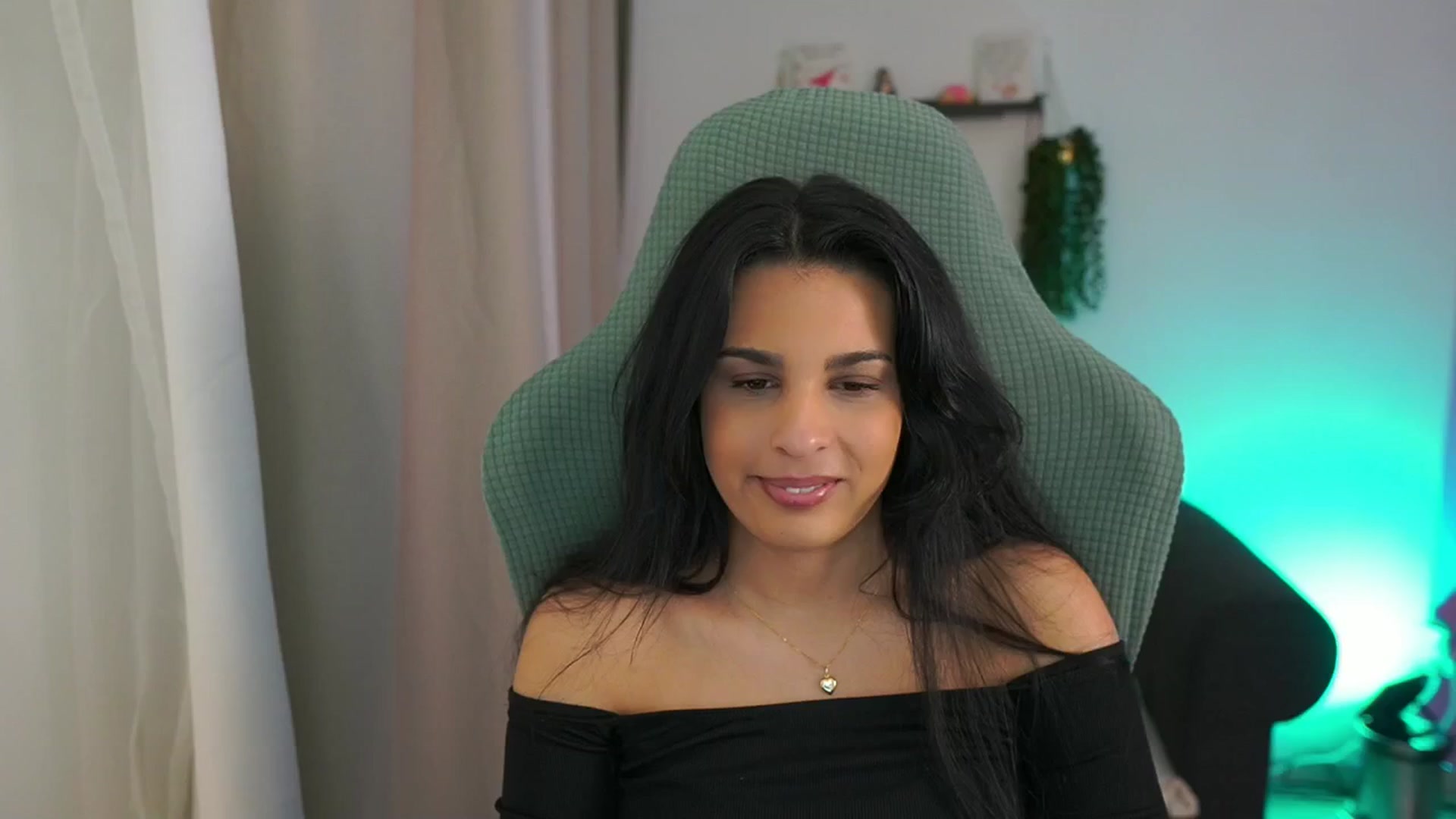 Gallery image thumbnail from Mila_denver's myfreecams stream on, 03/18/2025, 10:19 image 14 of 20