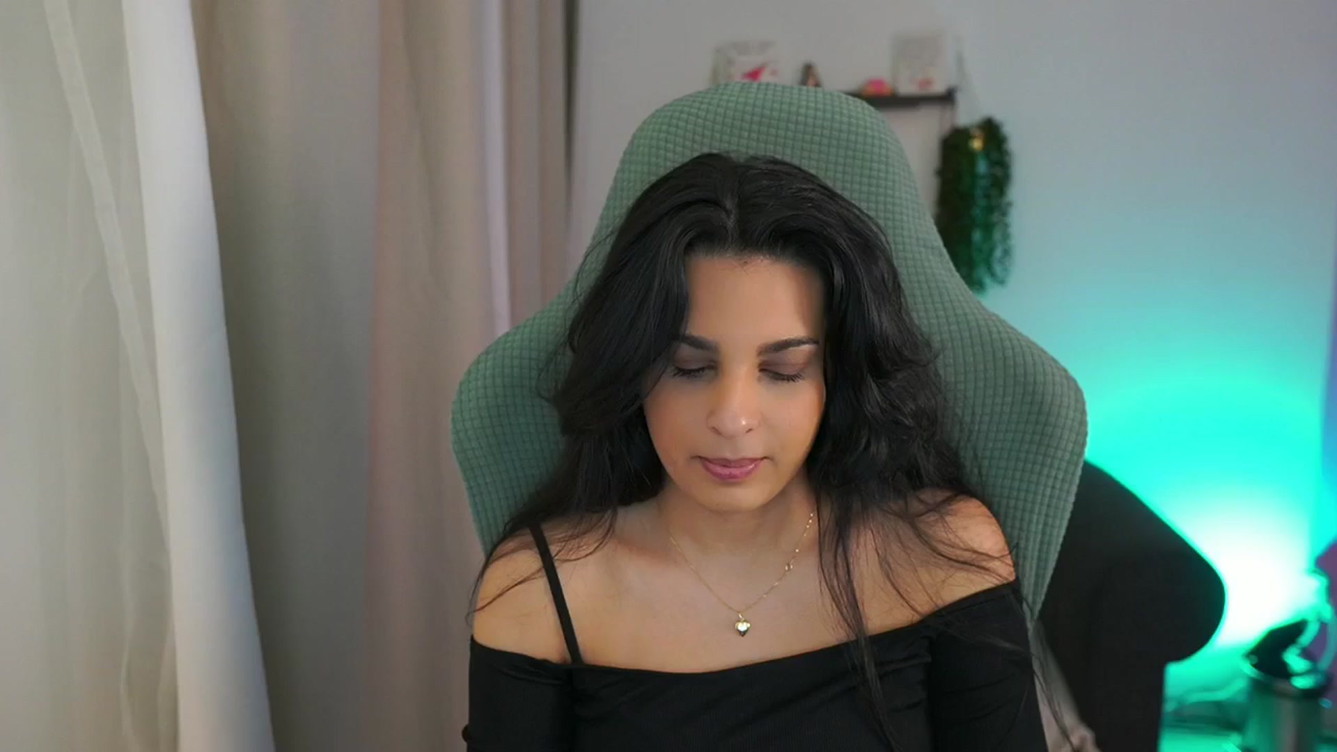 Gallery image thumbnail from Mila_denver's myfreecams stream on, 03/18/2025, 11:35 image 2 of 20