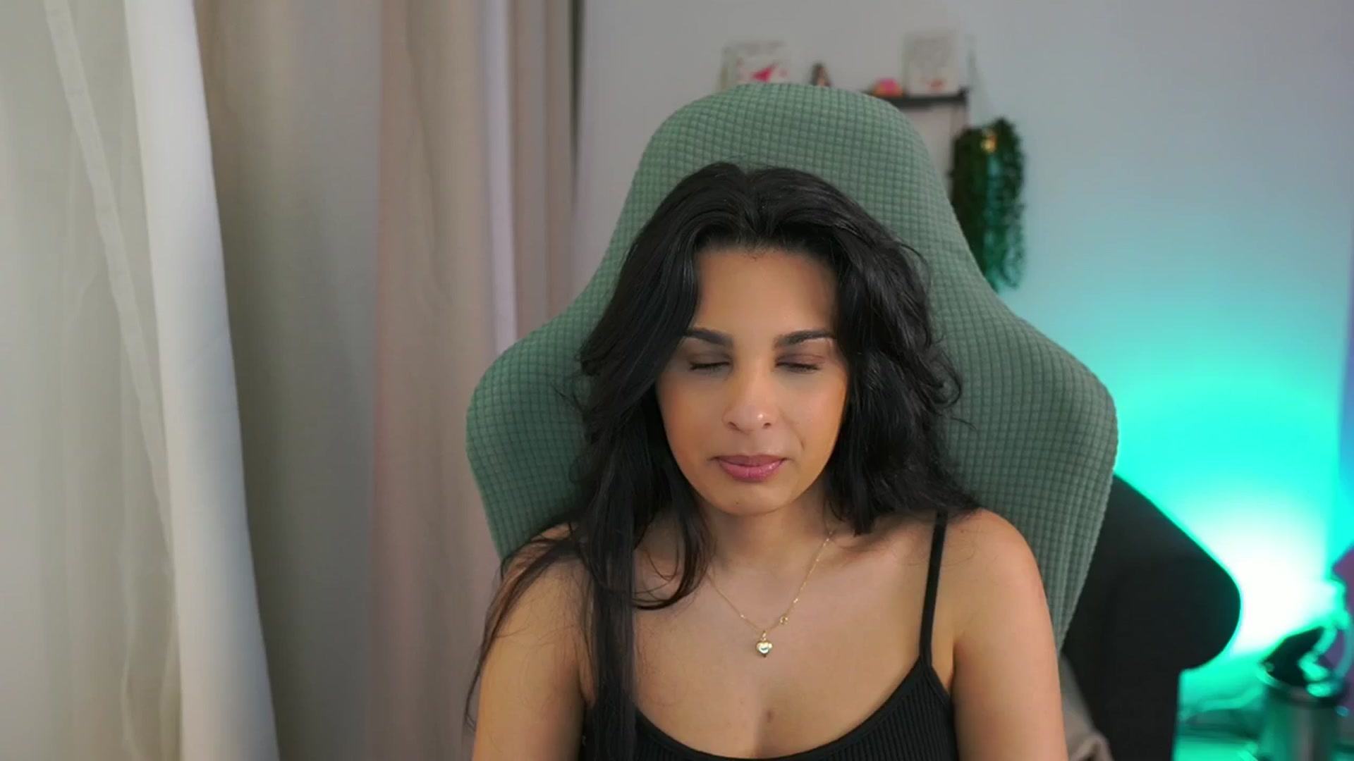Gallery image thumbnail from Mila_denver's myfreecams stream on, 03/18/2025, 11:35 image 13 of 20