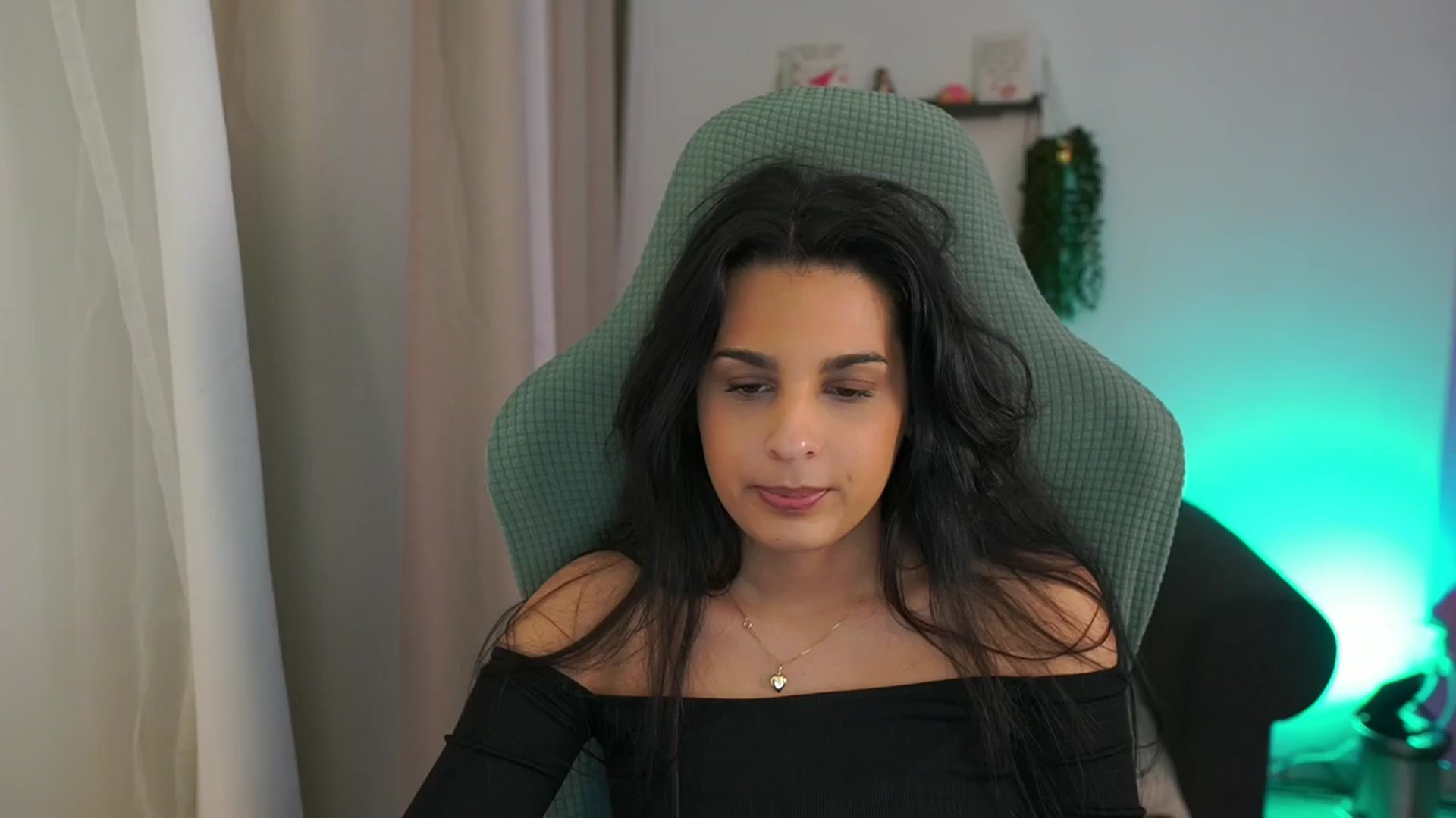 Gallery image thumbnail from Mila_denver's myfreecams stream on, 03/18/2025, 13:37 image 14 of 20