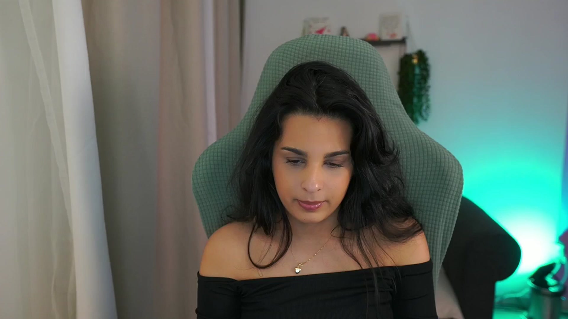 Gallery image thumbnail from Mila_denver's myfreecams stream on, 03/18/2025, 13:37 image 7 of 20