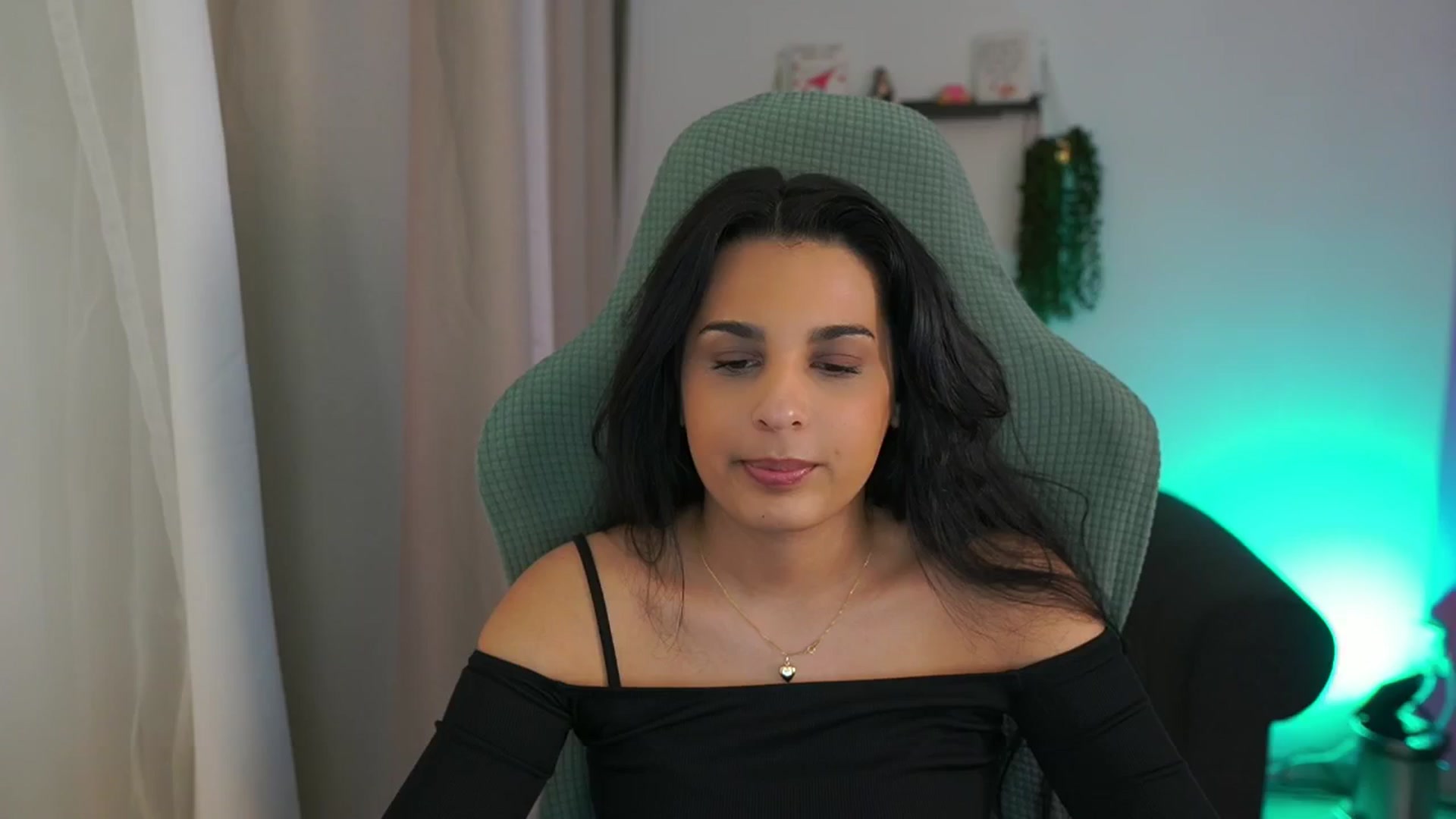 Gallery image thumbnail from Mila_denver's myfreecams stream on, 03/18/2025, 13:37 image 12 of 20