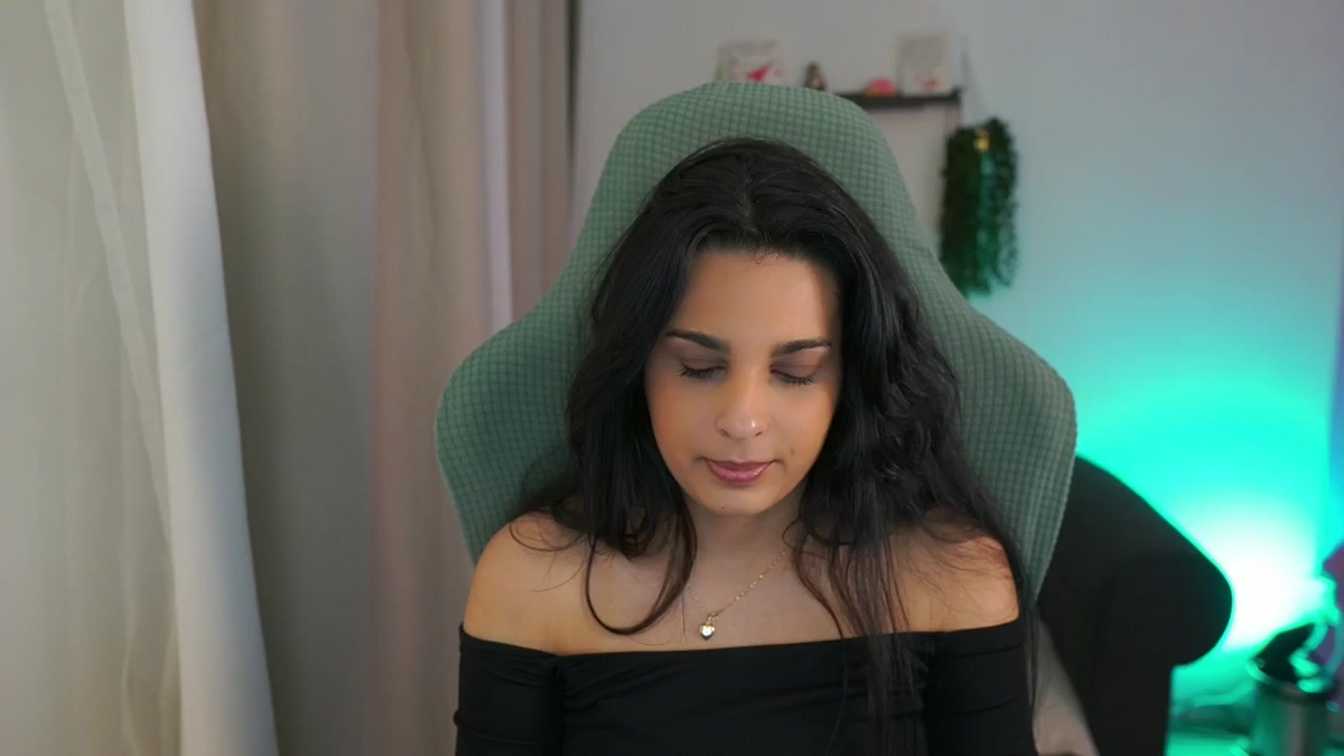 Gallery image thumbnail from Mila_denver's myfreecams stream on, 03/18/2025, 13:37 image 8 of 20