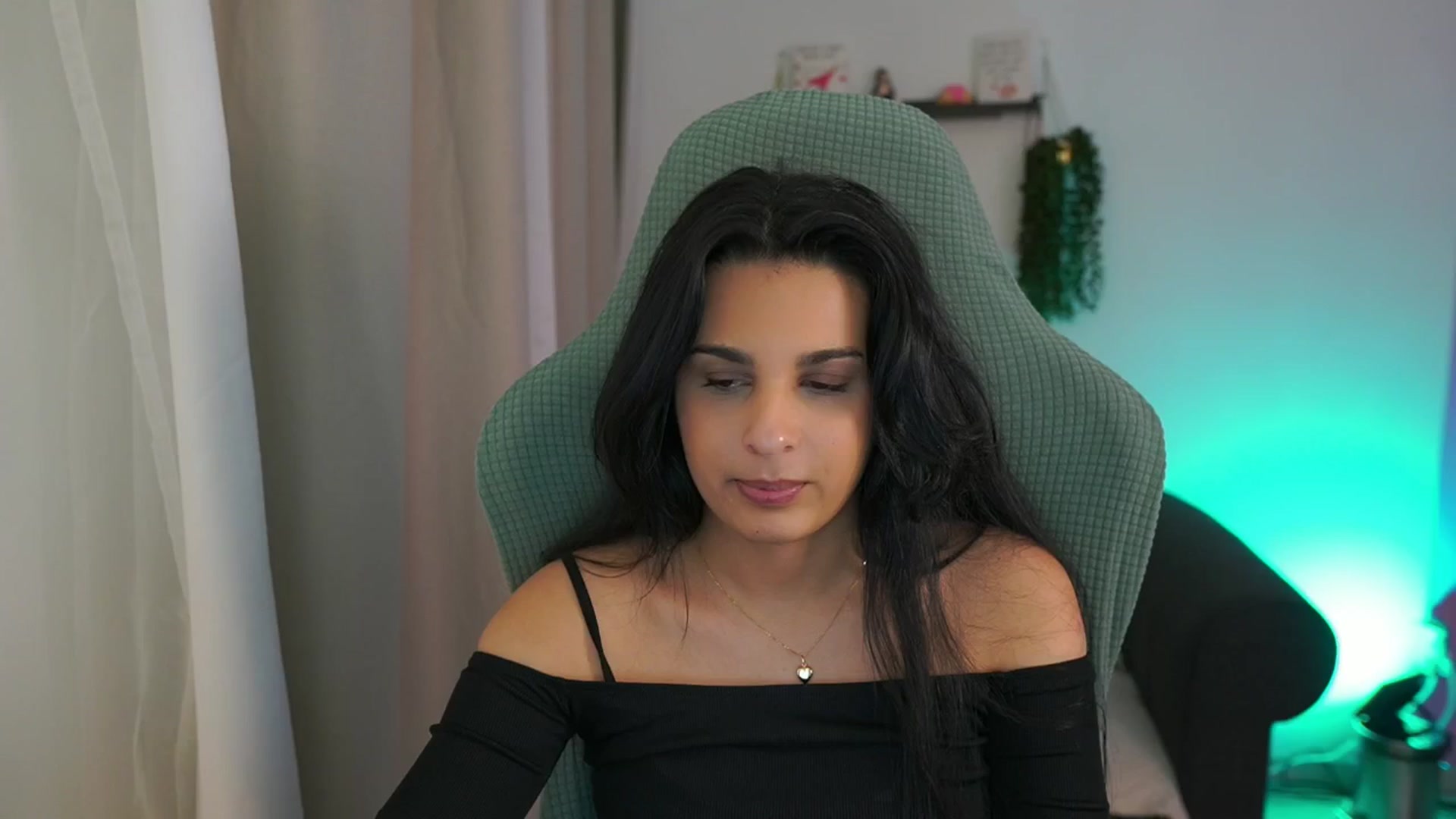 Gallery image thumbnail from Mila_denver's myfreecams stream on, 03/18/2025, 14:07 image 10 of 20