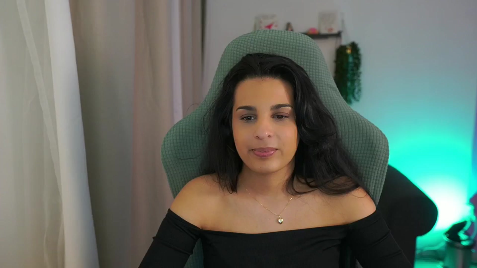 Gallery image thumbnail from Mila_denver's myfreecams stream on, 03/18/2025, 14:07 image 16 of 20