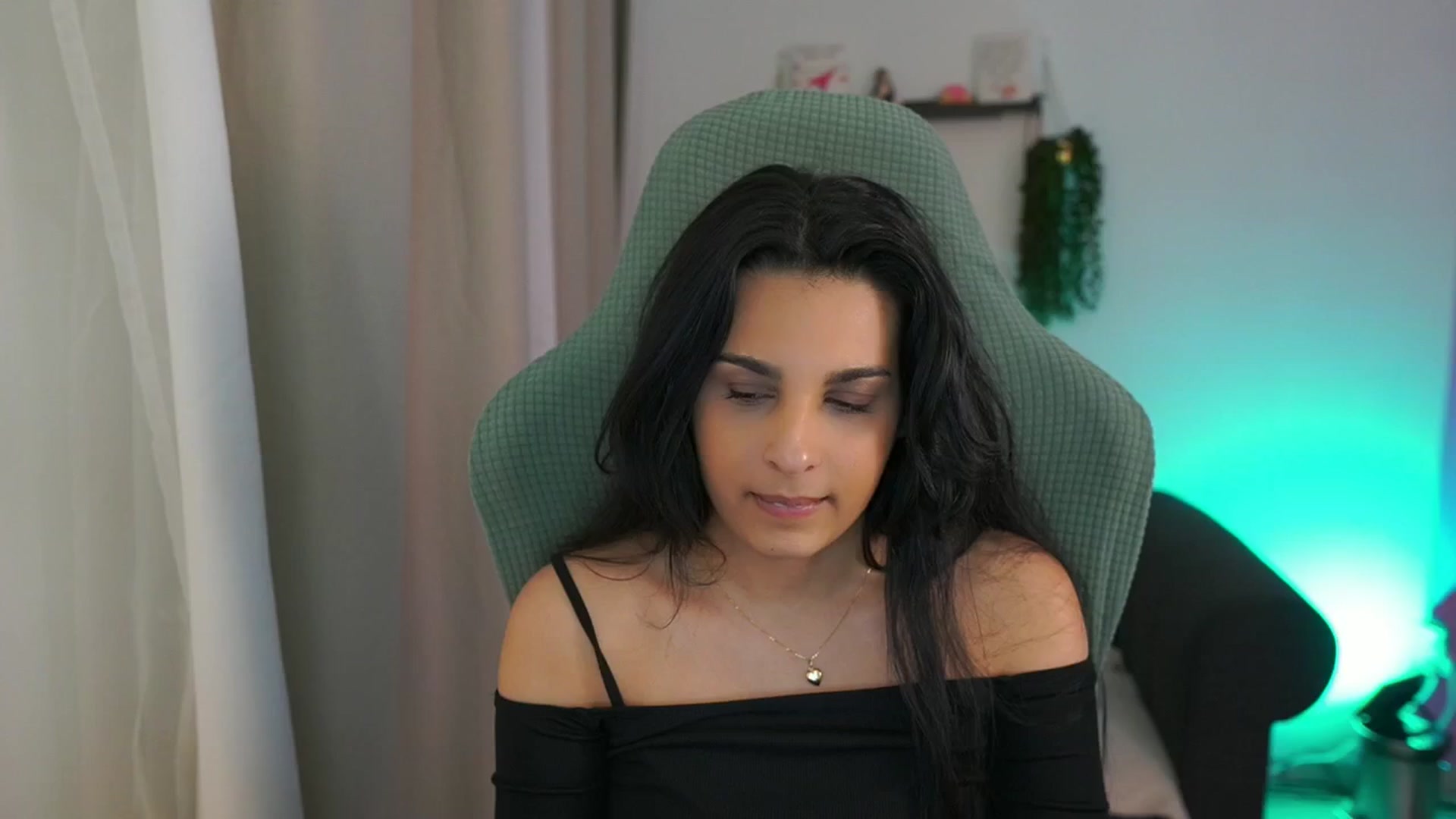 Gallery image thumbnail from Mila_denver's myfreecams stream on, 03/18/2025, 14:07 image 9 of 20
