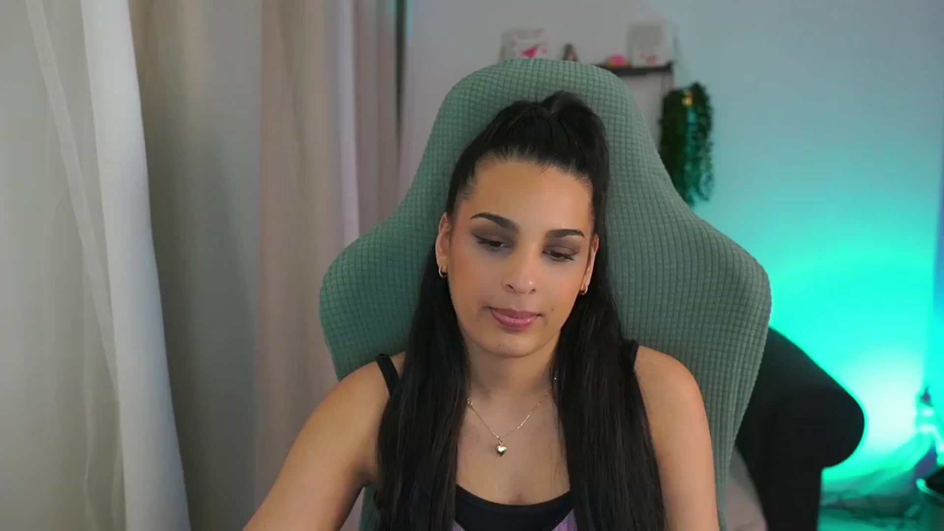 Gallery image thumbnail from Mila_denver's myfreecams stream on, 03/21/2025, 12:06 image 14 of 20