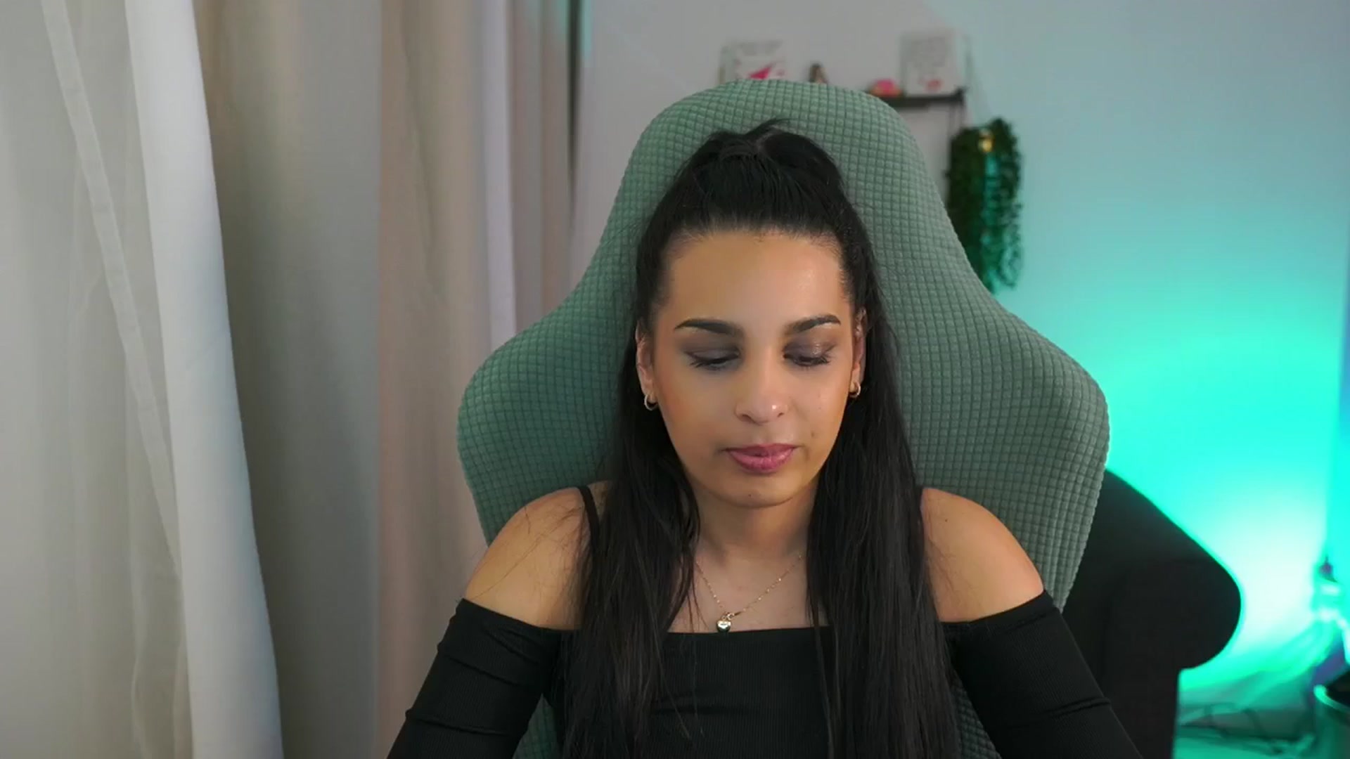 Gallery image thumbnail from Mila_denver's myfreecams stream on, 03/22/2025, 15:34 image 18 of 20