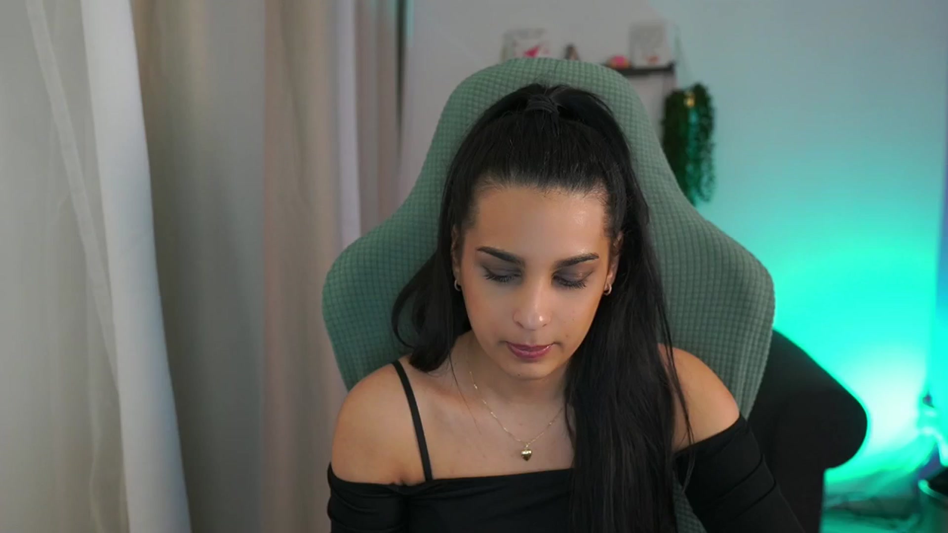 Gallery image thumbnail from Mila_denver's myfreecams stream on, 03/22/2025, 19:05 image 17 of 20