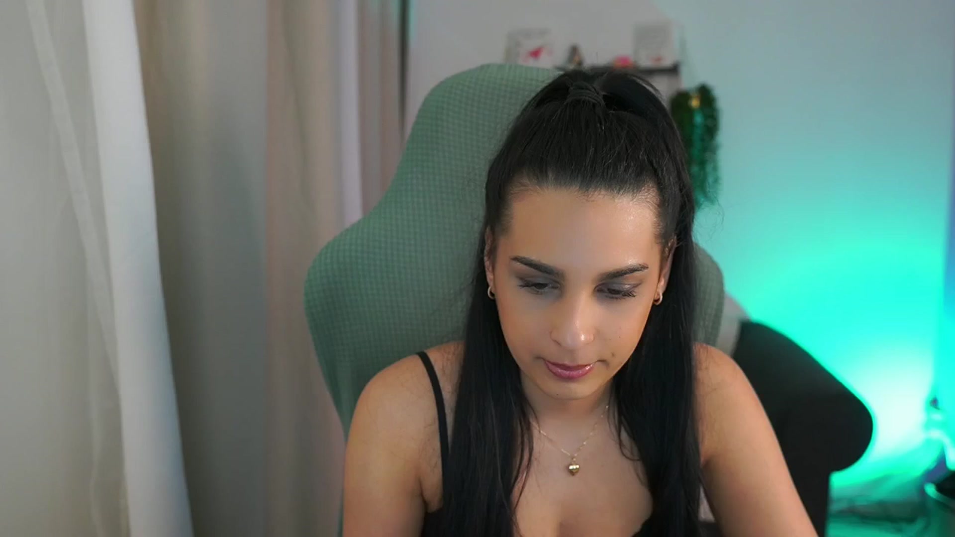 Gallery image thumbnail from Mila_denver's myfreecams stream on, 03/22/2025, 19:05 image 12 of 20
