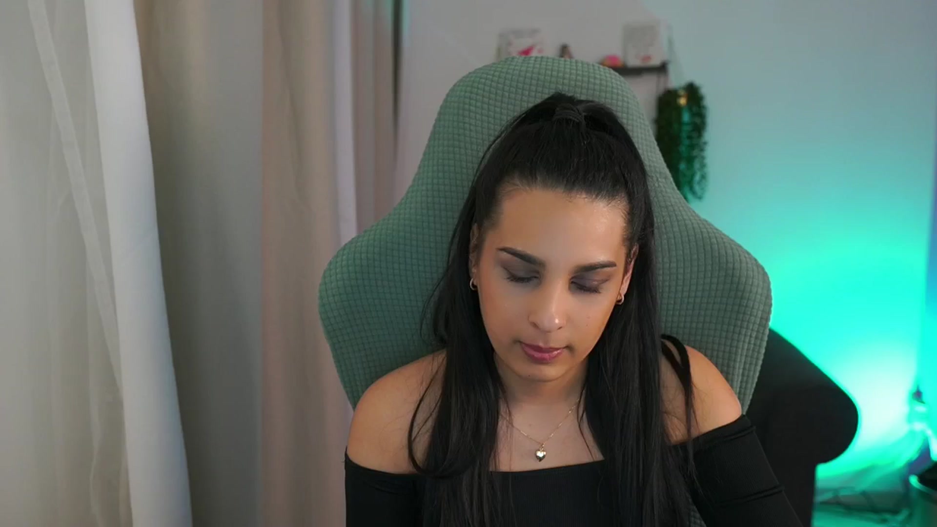 Gallery image thumbnail from Mila_denver's myfreecams stream on, 03/22/2025, 19:05 image 7 of 20