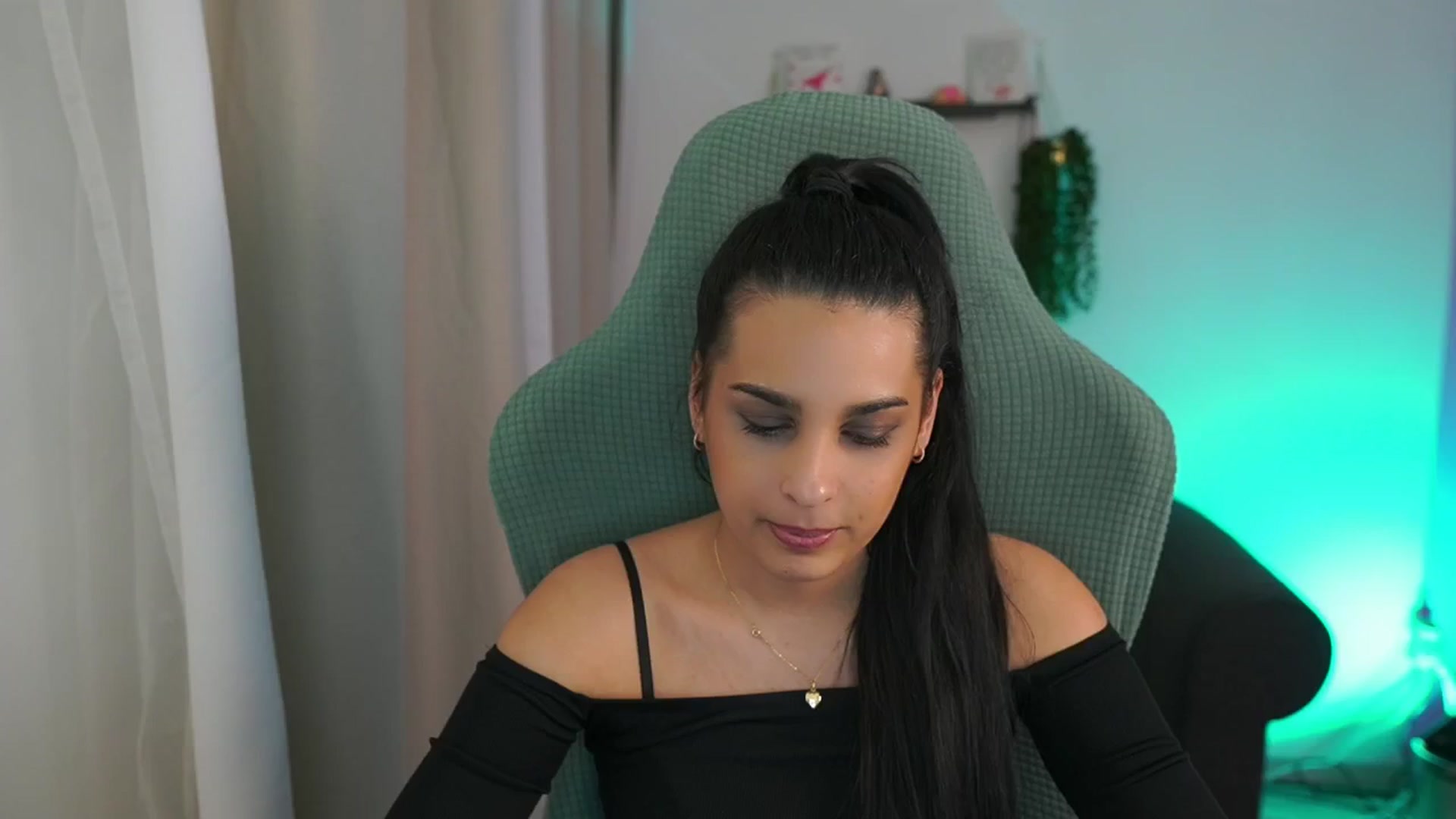 Gallery image thumbnail from Mila_denver's myfreecams stream on, 03/22/2025, 19:05 image 3 of 20