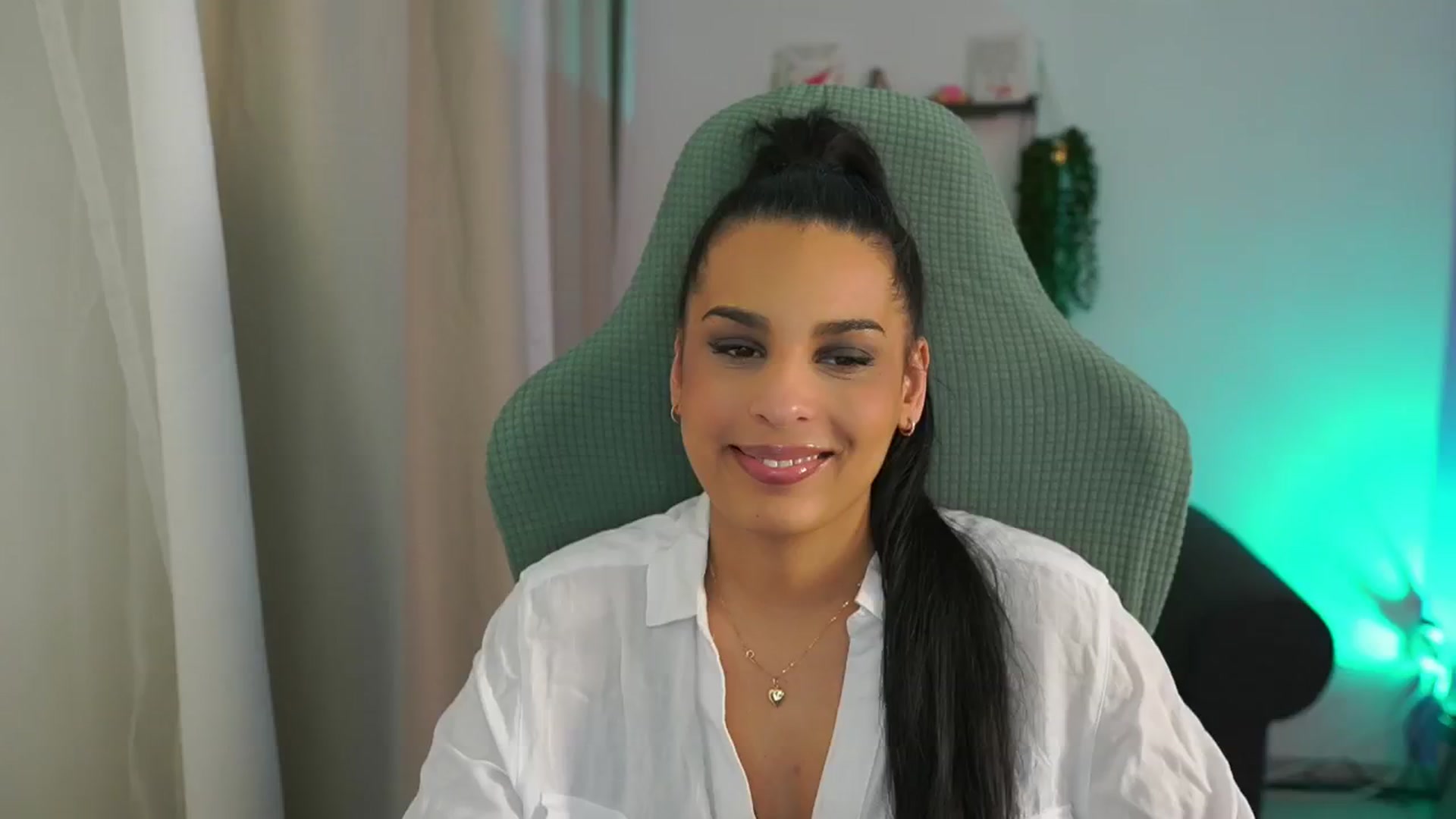 Gallery image thumbnail from Mila_denver's myfreecams stream on, 03/24/2025, 14:27 image 4 of 20