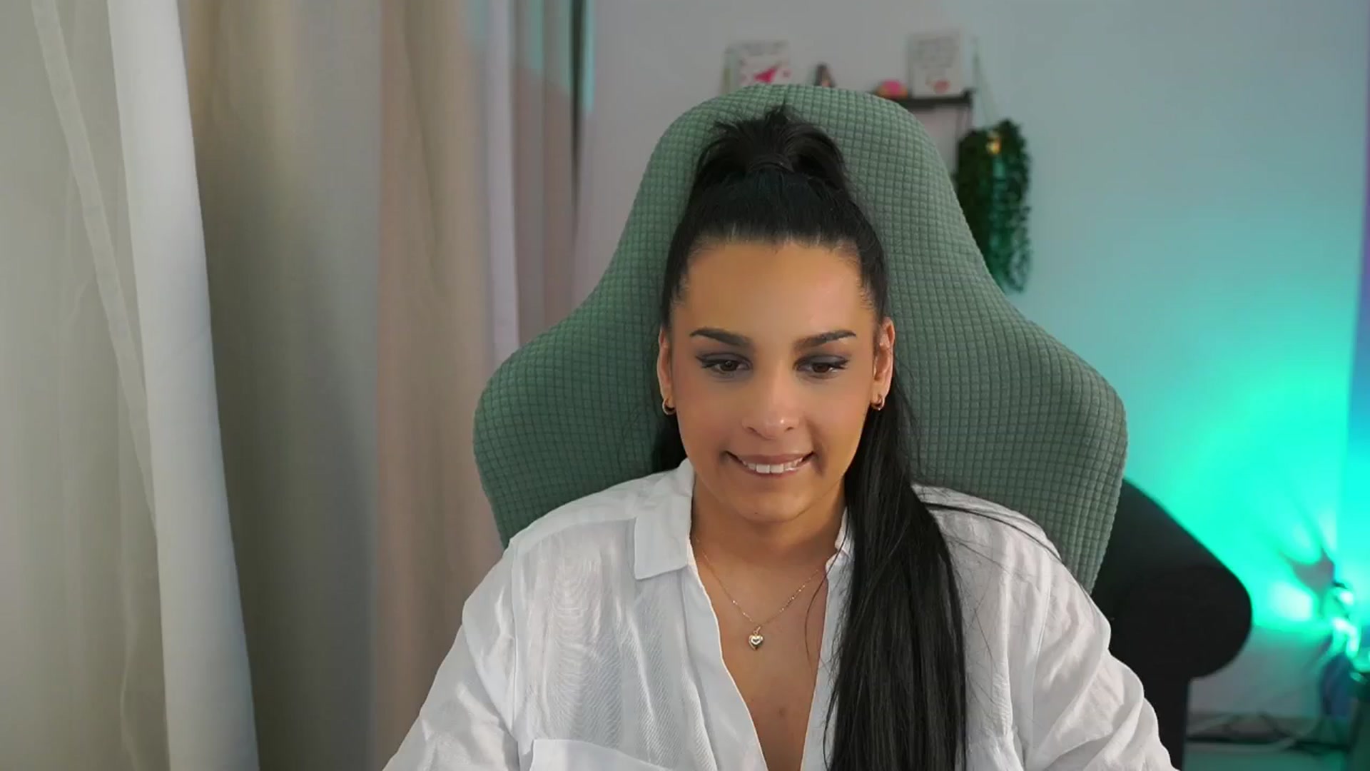 Gallery image thumbnail from Mila_denver's myfreecams stream on, 03/24/2025, 16:12 image 6 of 20