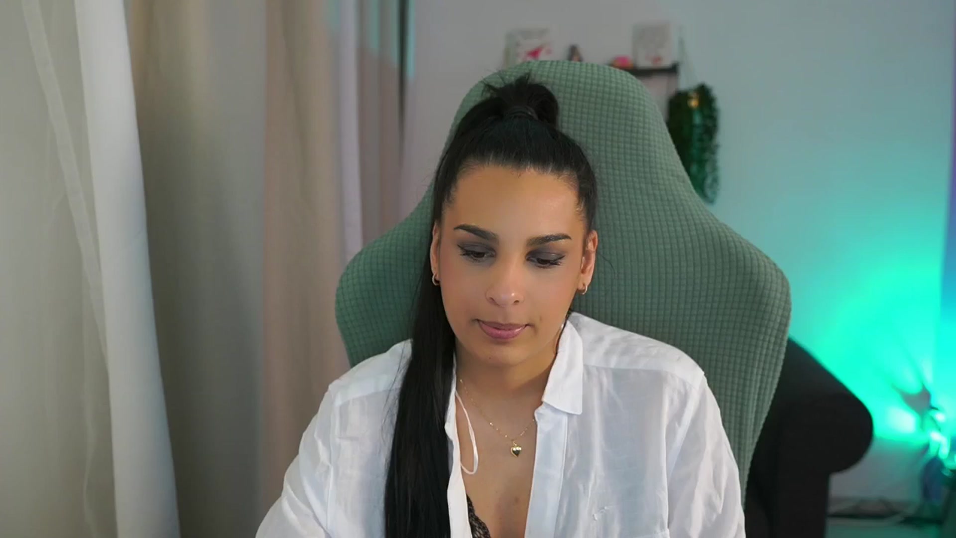 Gallery image thumbnail from Mila_denver's myfreecams stream on, 03/24/2025, 16:12 image 4 of 20