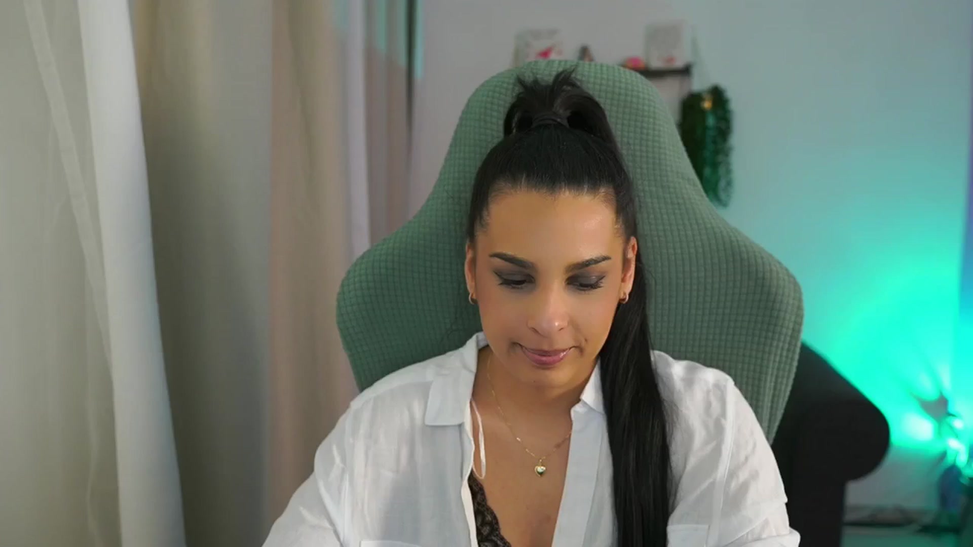 Gallery image thumbnail from Mila_denver's myfreecams stream on, 03/24/2025, 16:12 image 12 of 20