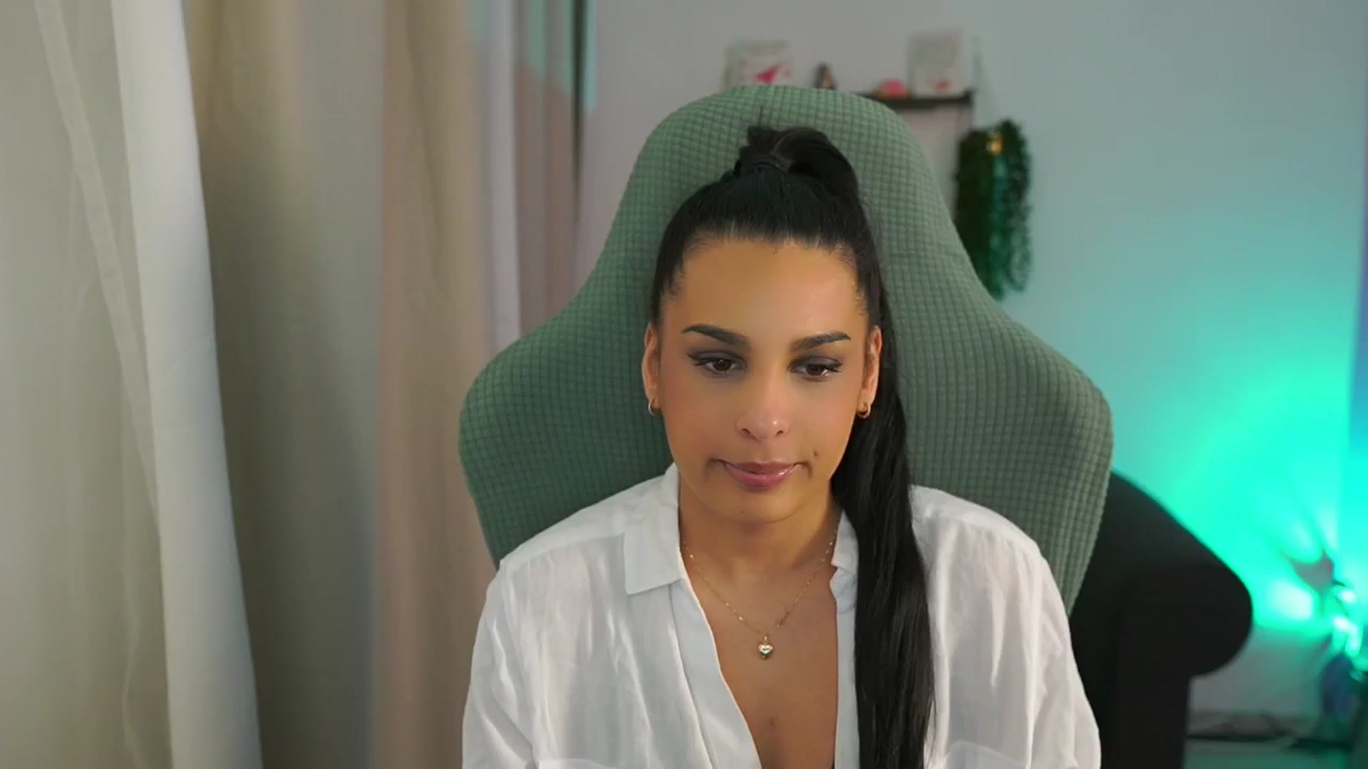 Gallery image thumbnail from Mila_denver's myfreecams stream on, 03/24/2025, 16:12 image 8 of 20