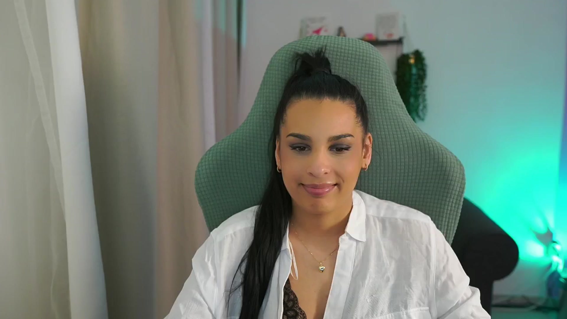 Gallery image thumbnail from Mila_denver's myfreecams stream on, 03/24/2025, 16:12 image 13 of 20